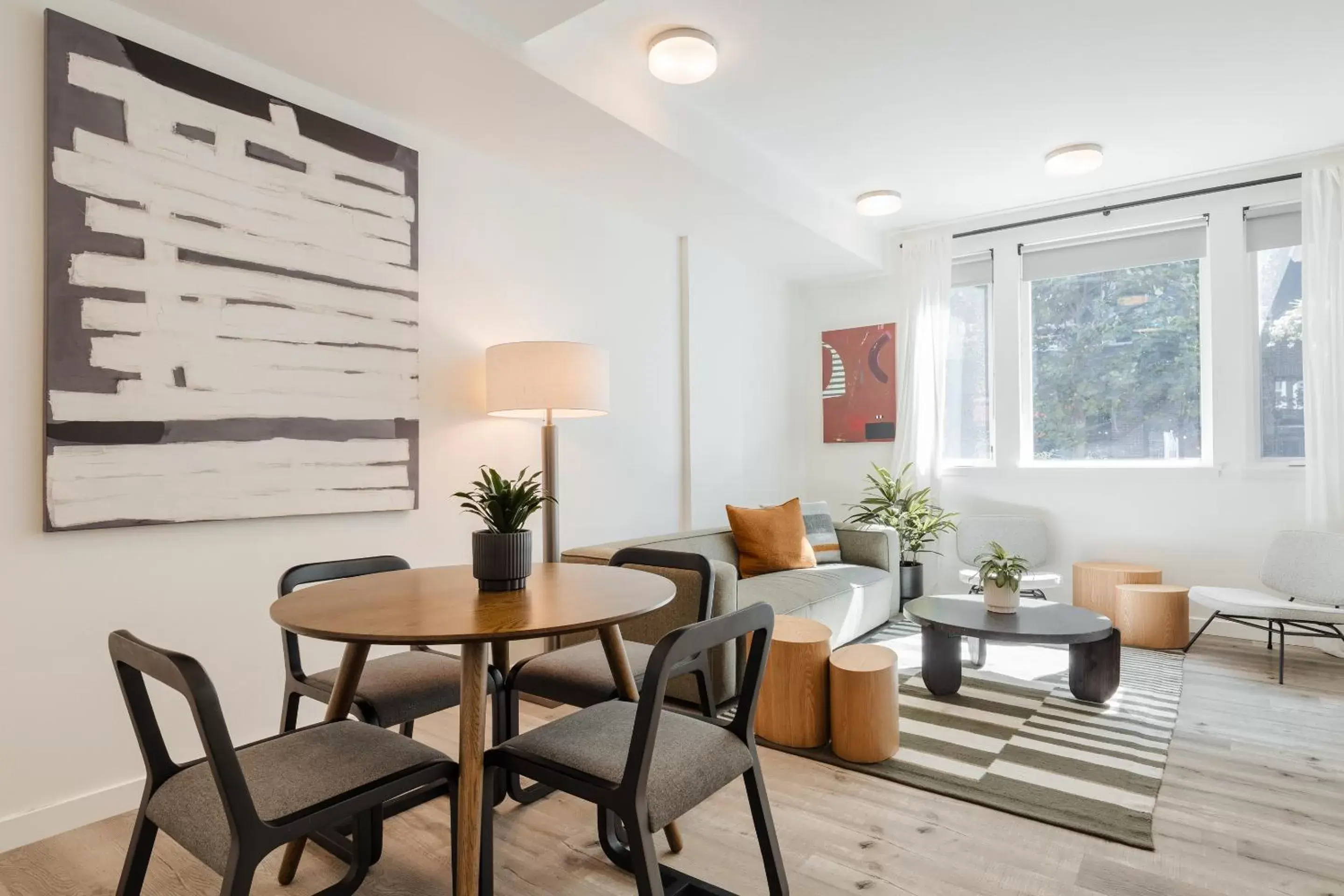 Dining Area in Sonder The Boylston