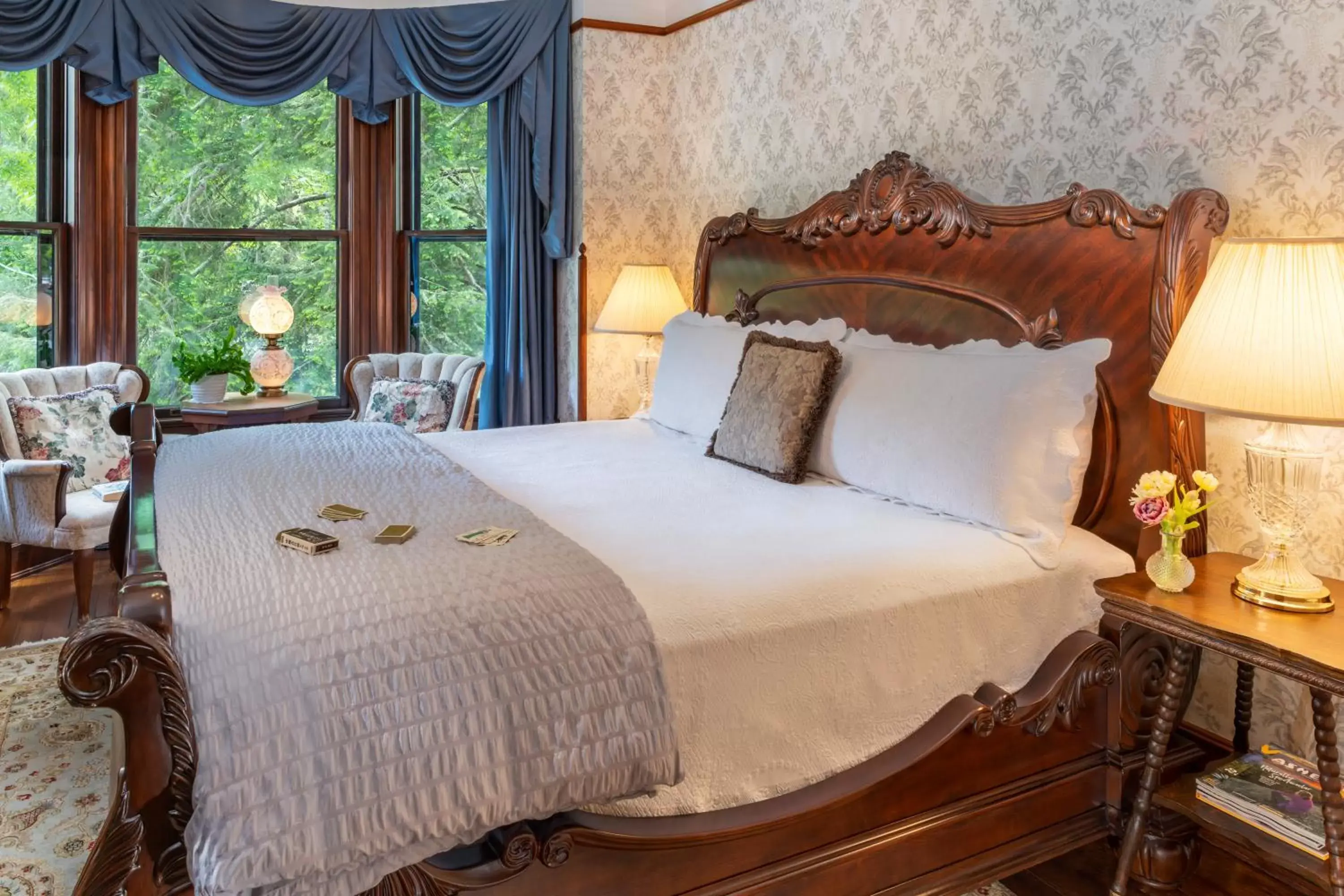 Bed in The 1899 Wright Inn & Carriage House