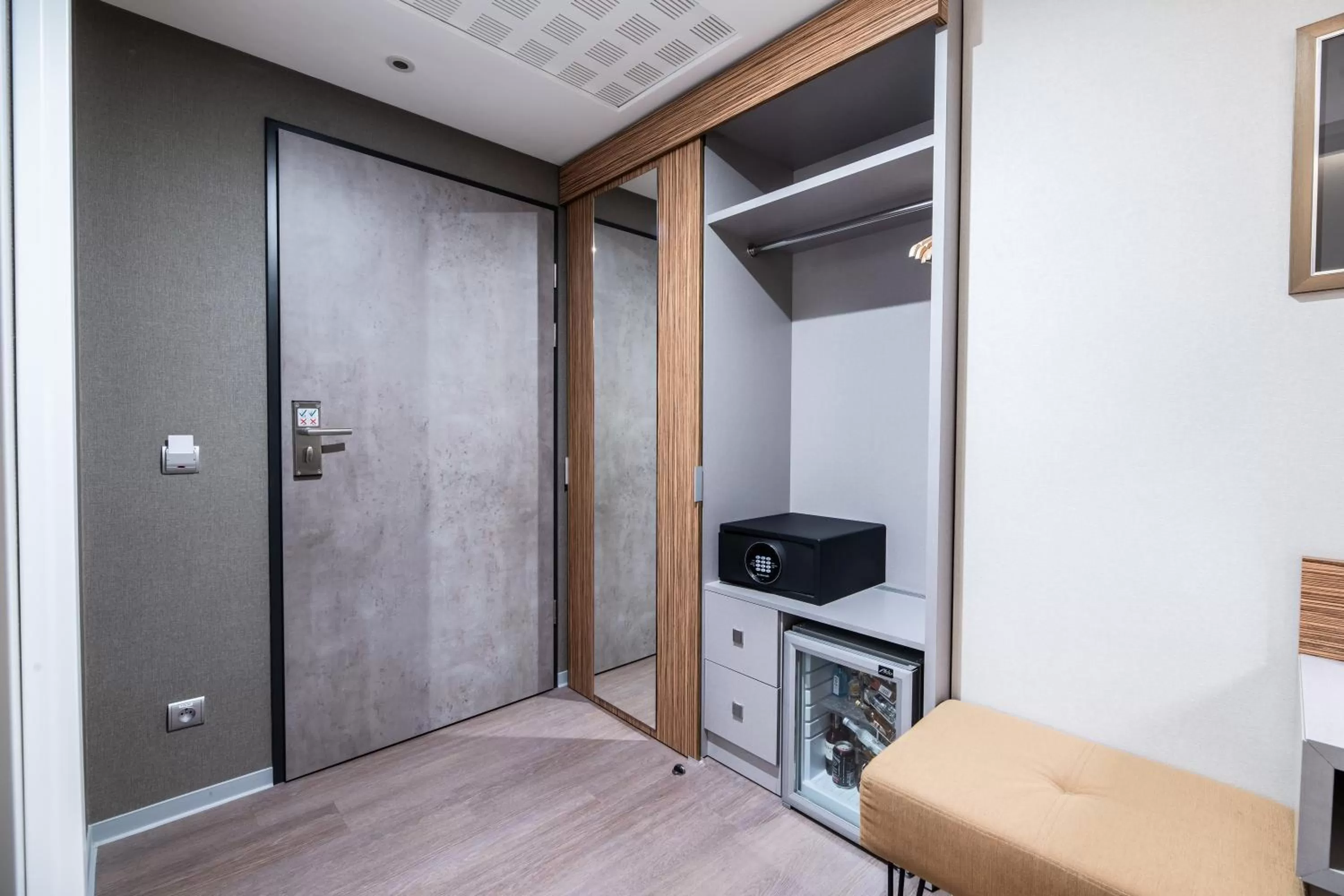 Photo of the whole room in Hotel Perfect