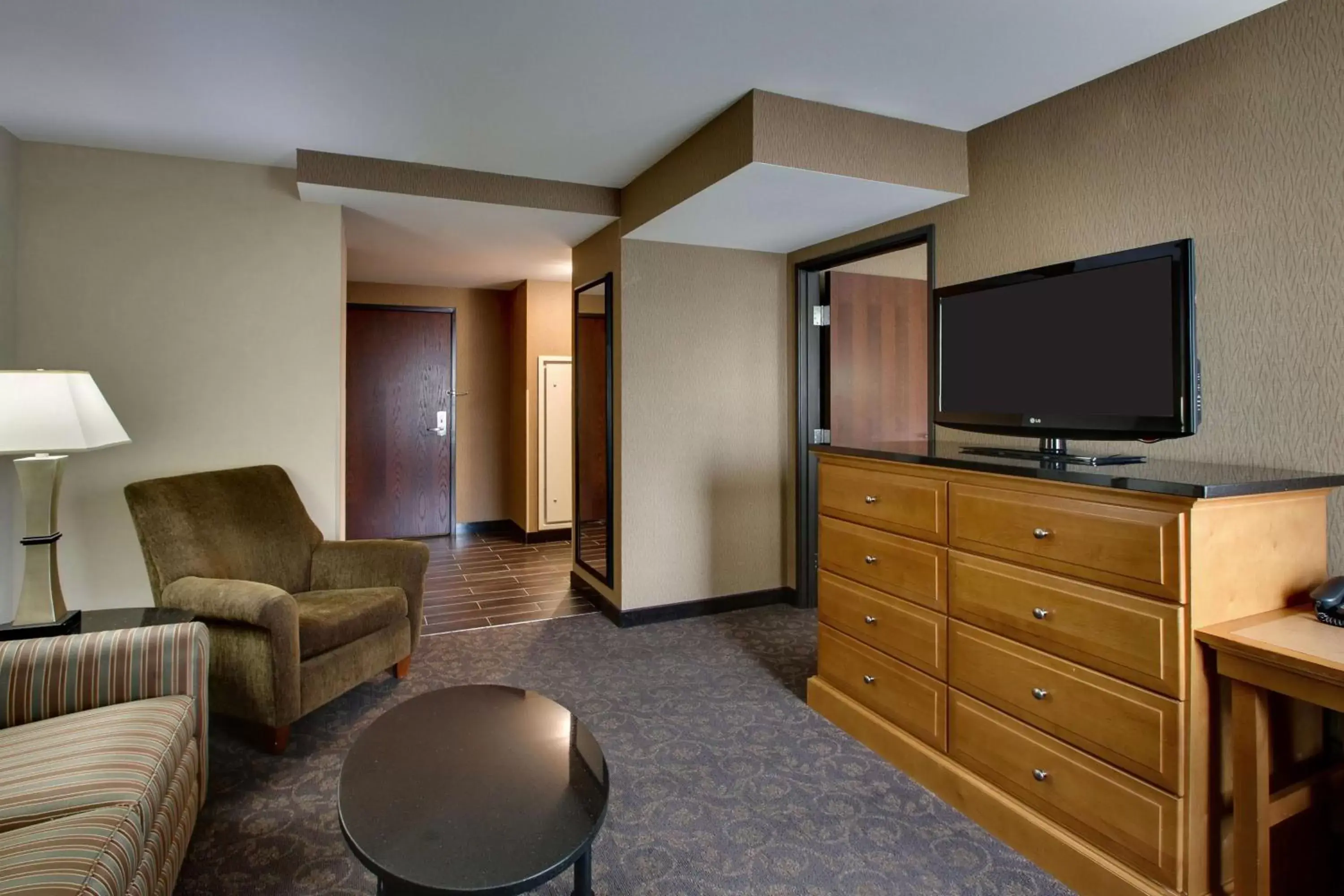 Photo of the whole room, TV/Entertainment Center in Drury Plaza Hotel Broadview Wichita