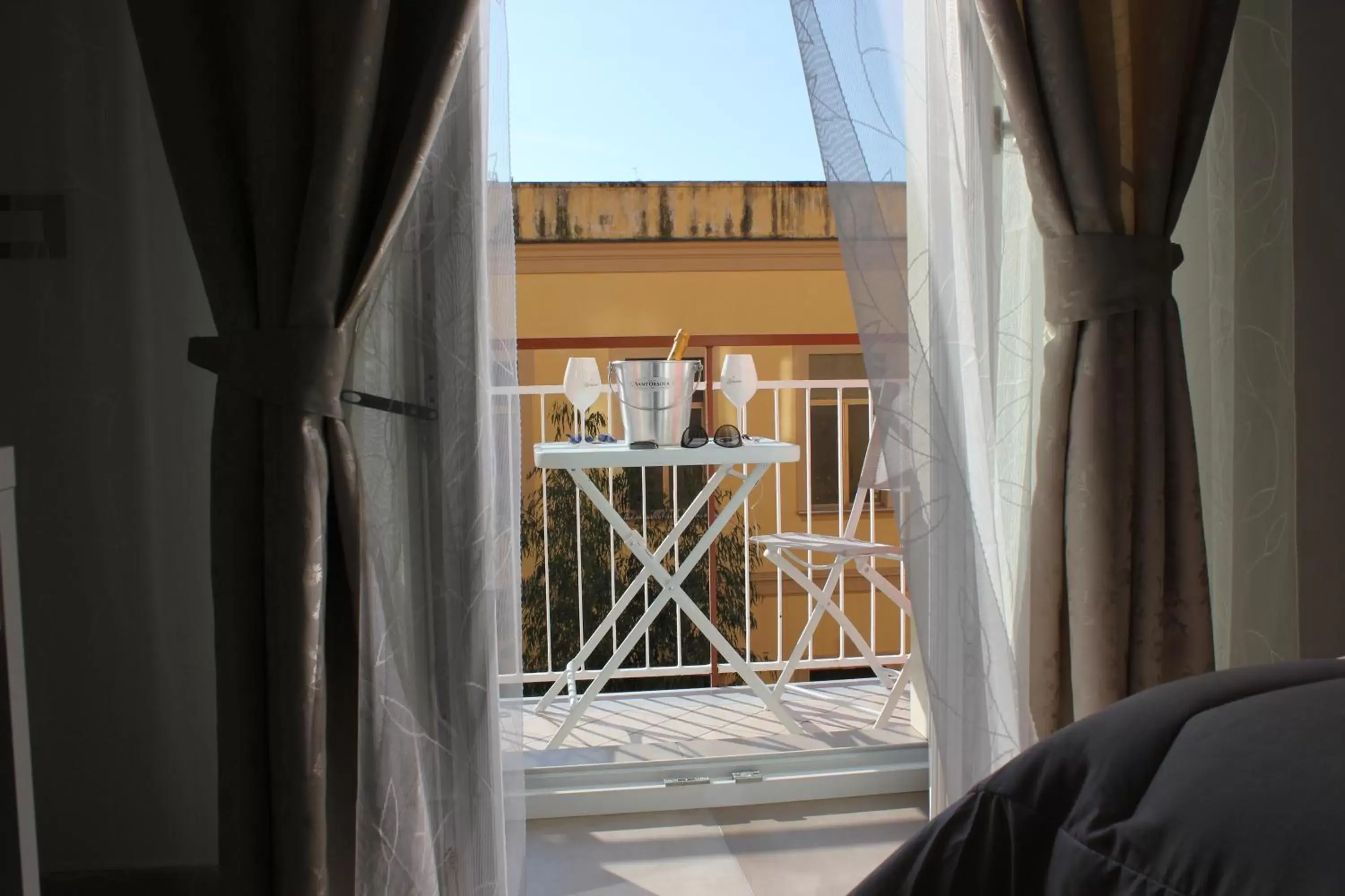 Balcony/Terrace, Nearby Landmark in B&B 80056 Ercolano