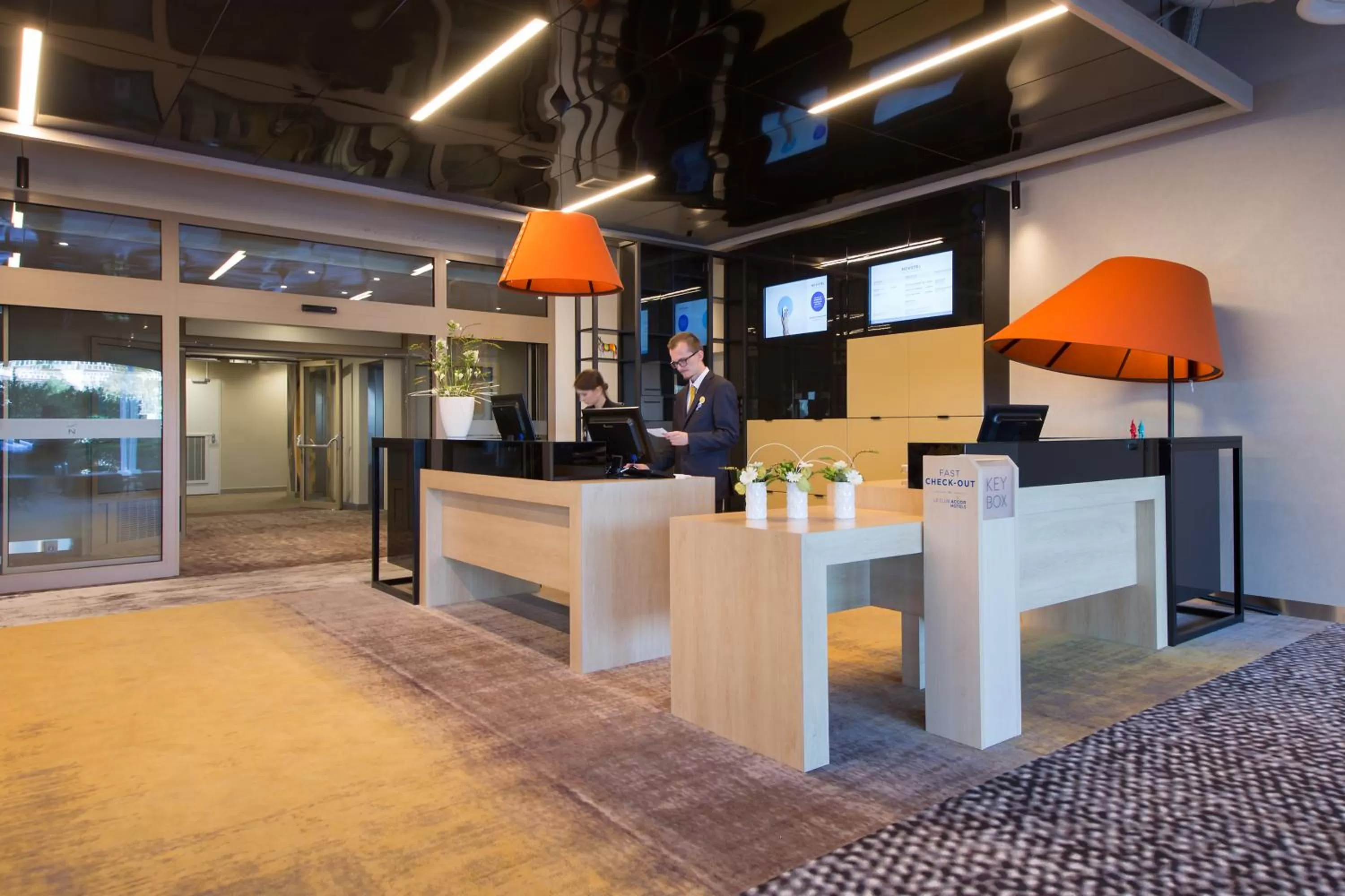 Lobby or reception in Novotel Wrocław Centrum