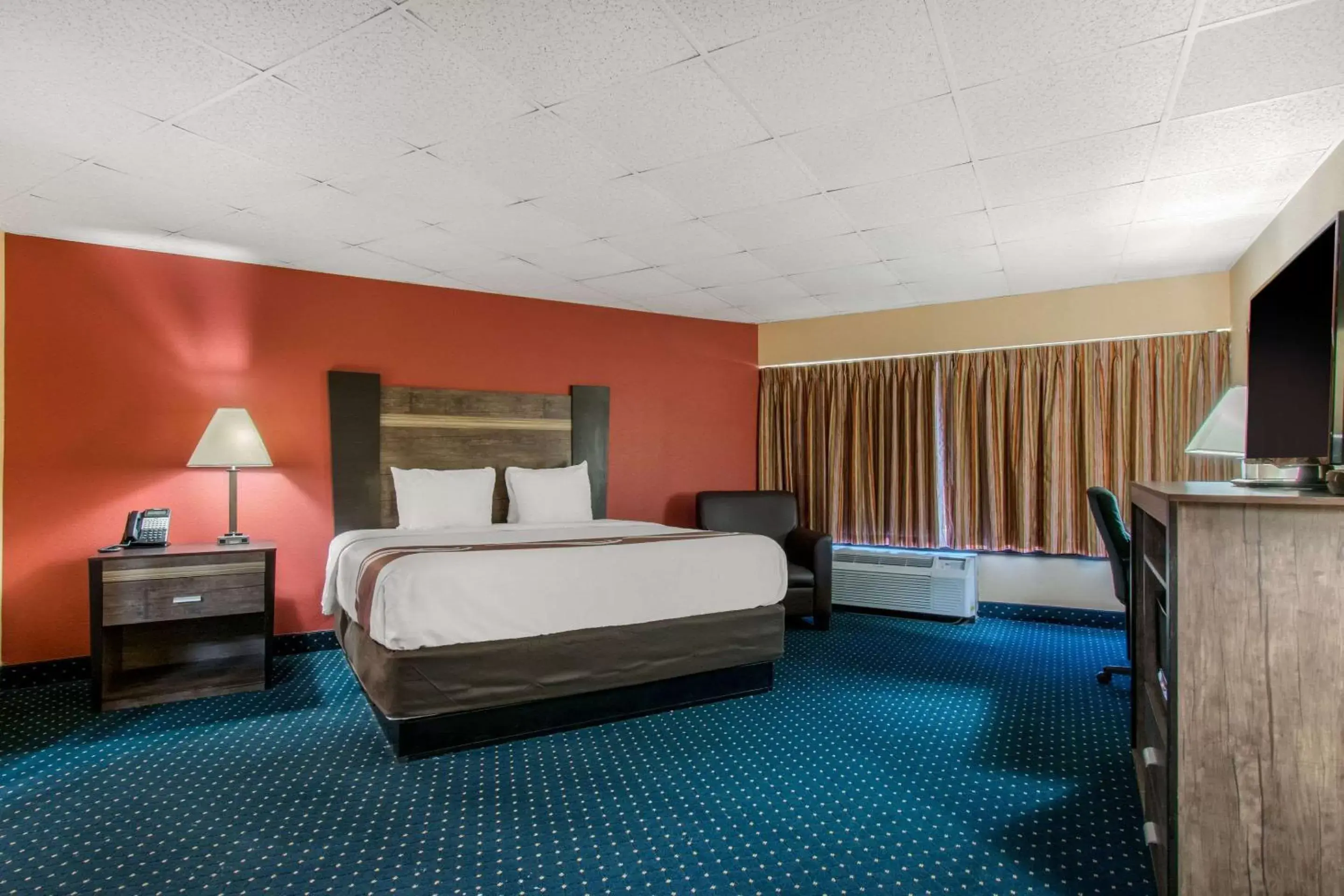 Bedroom, Bed in Quality Inn Carlisle PA