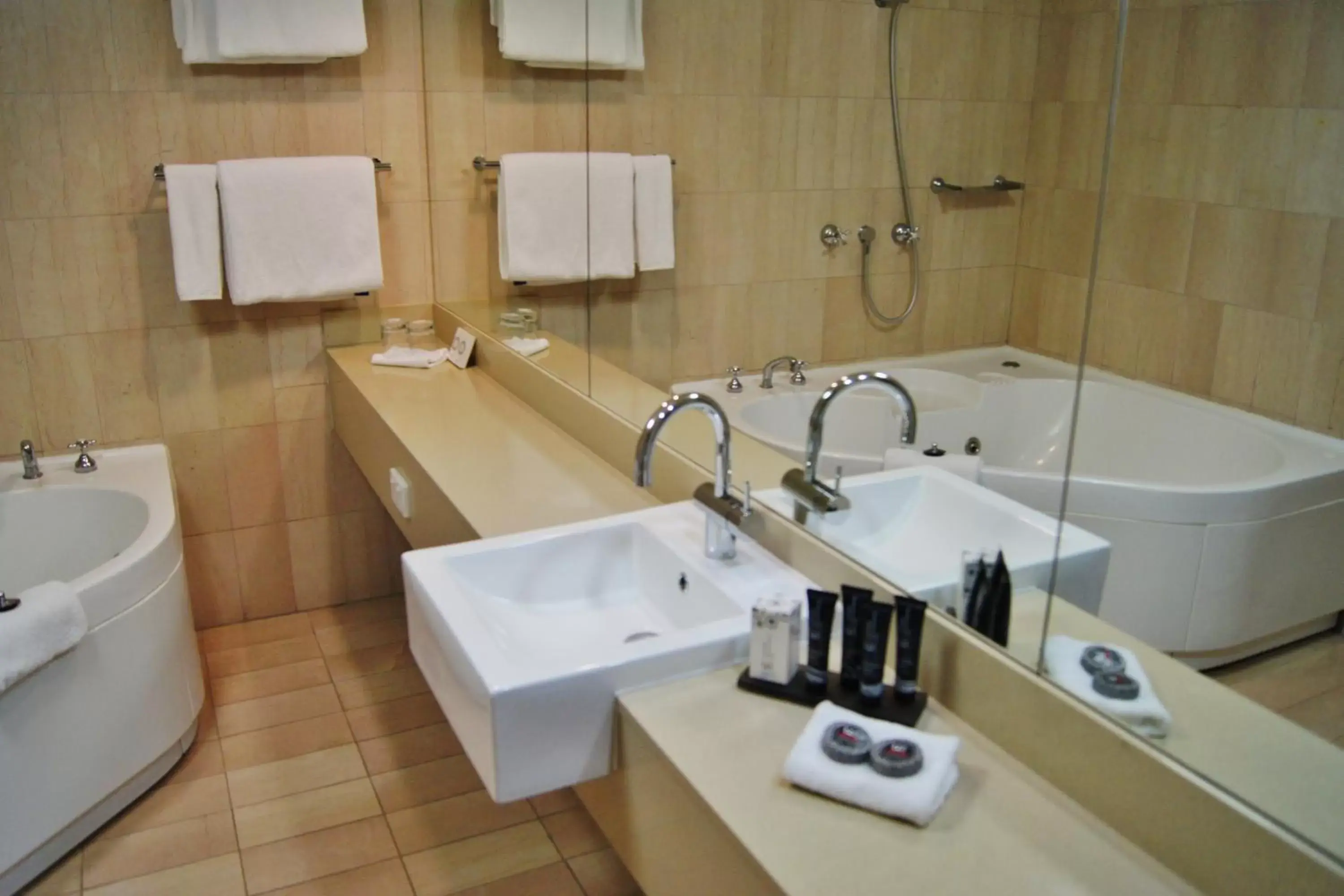 Bathroom in Mantra Pavilion Hotel Wagga