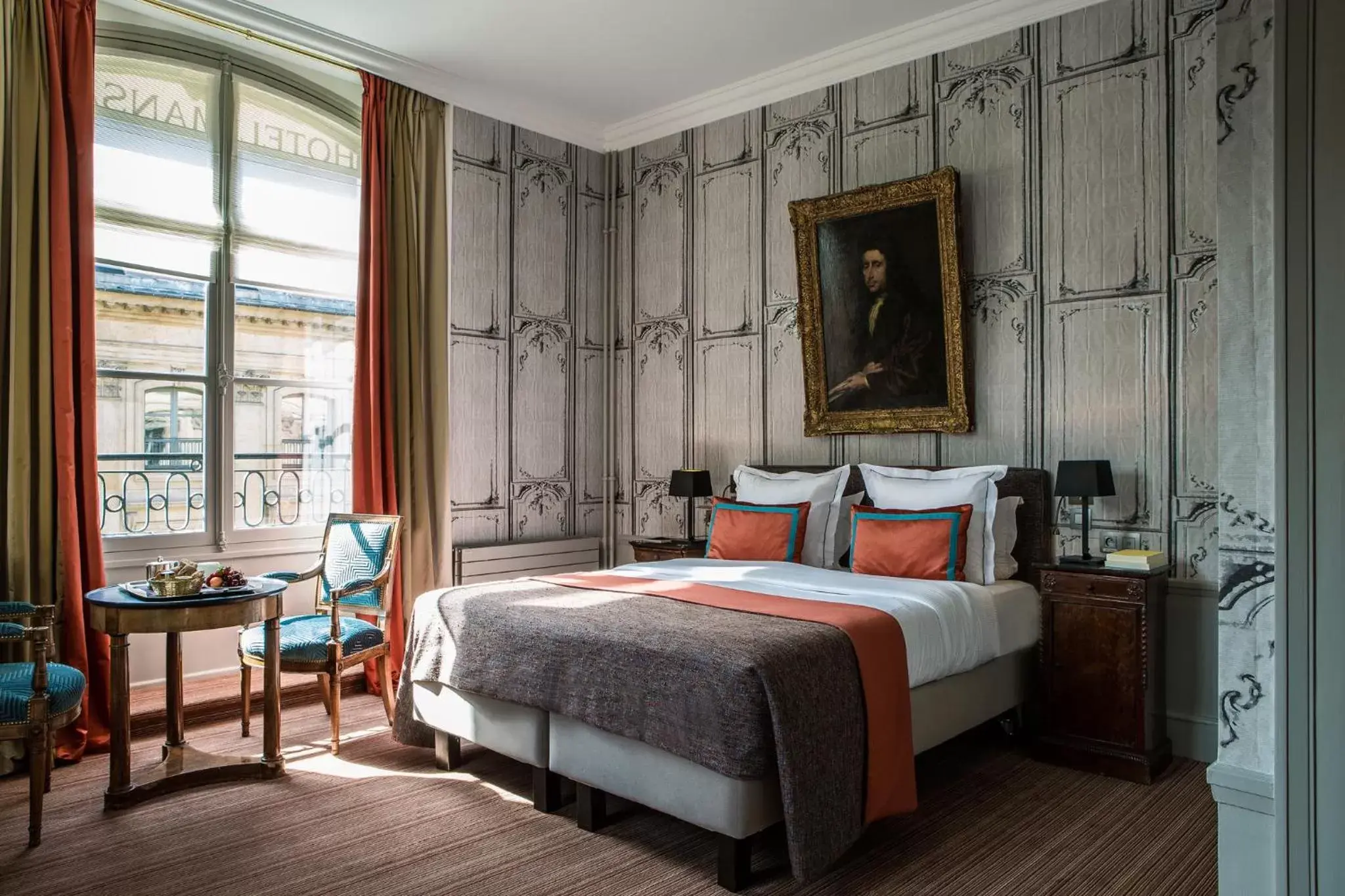 Bedroom, Bed in Hôtel Mansart - Esprit de France