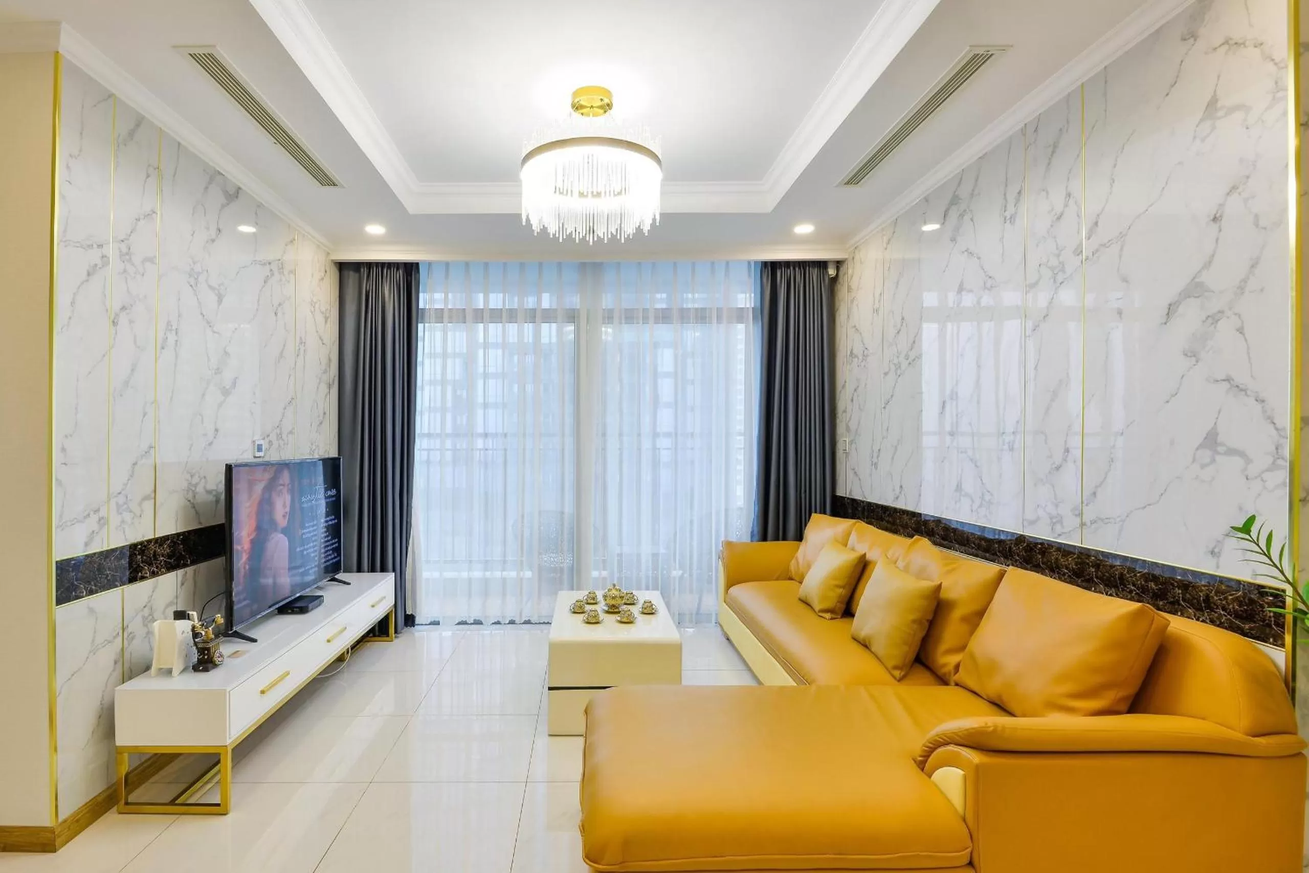Communal lounge/ TV room, Seating Area in Vinhomes Central Park-Nice Homes