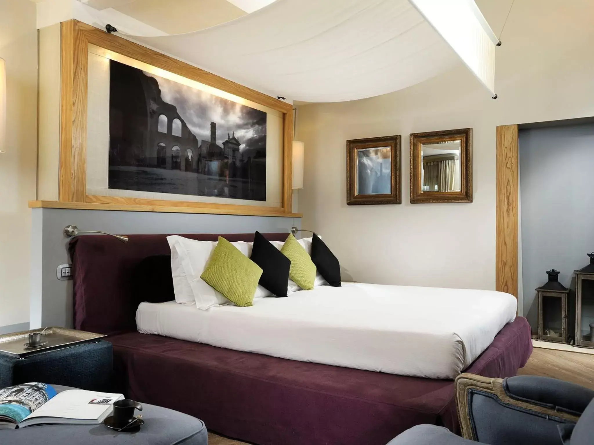 Bedroom, Bed in Mario De' Fiori 37 Bedroom, Bed in Mario De' Fiori 37