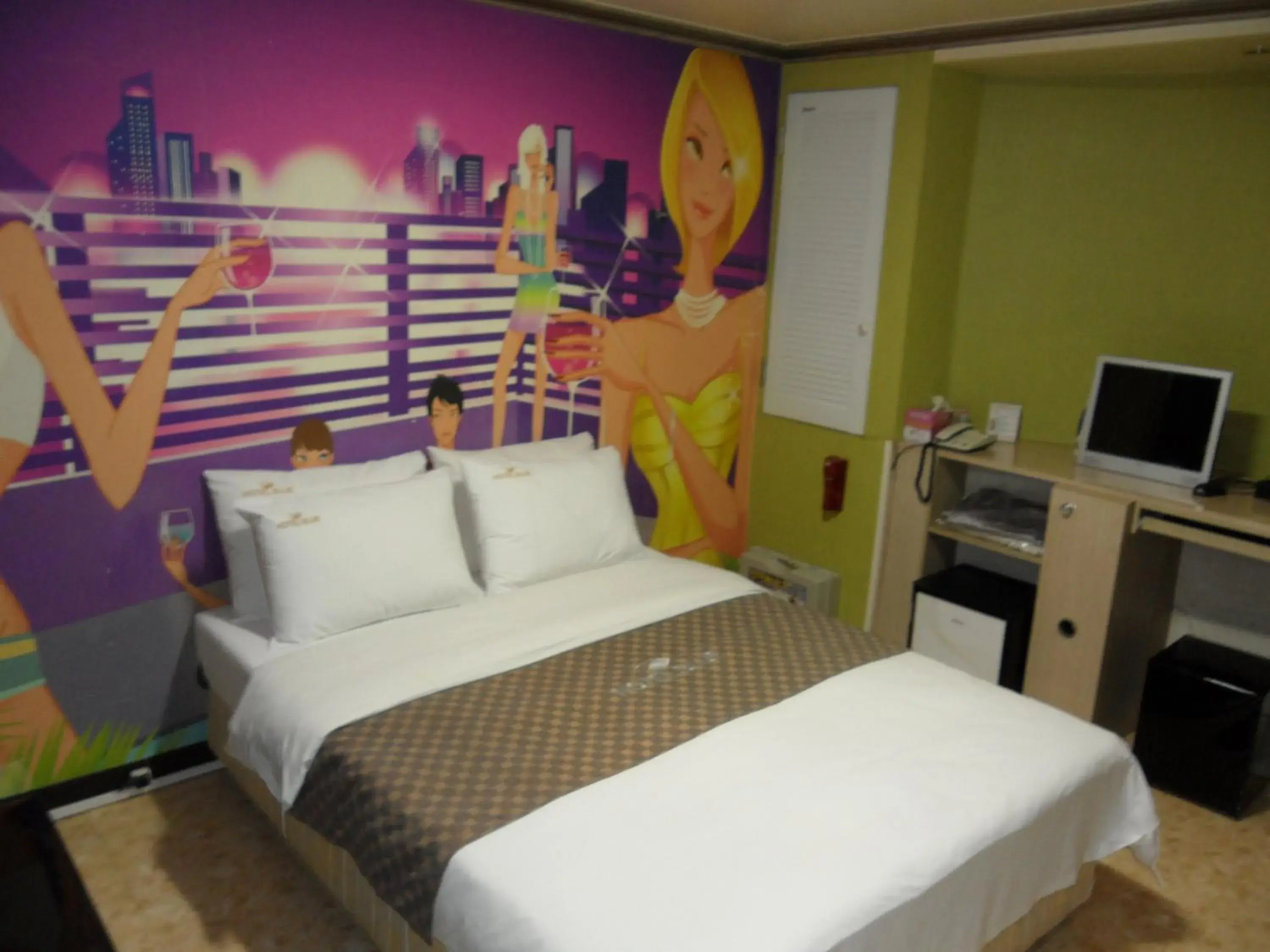 TV and multimedia, Bed in Songdo Blue Hotel