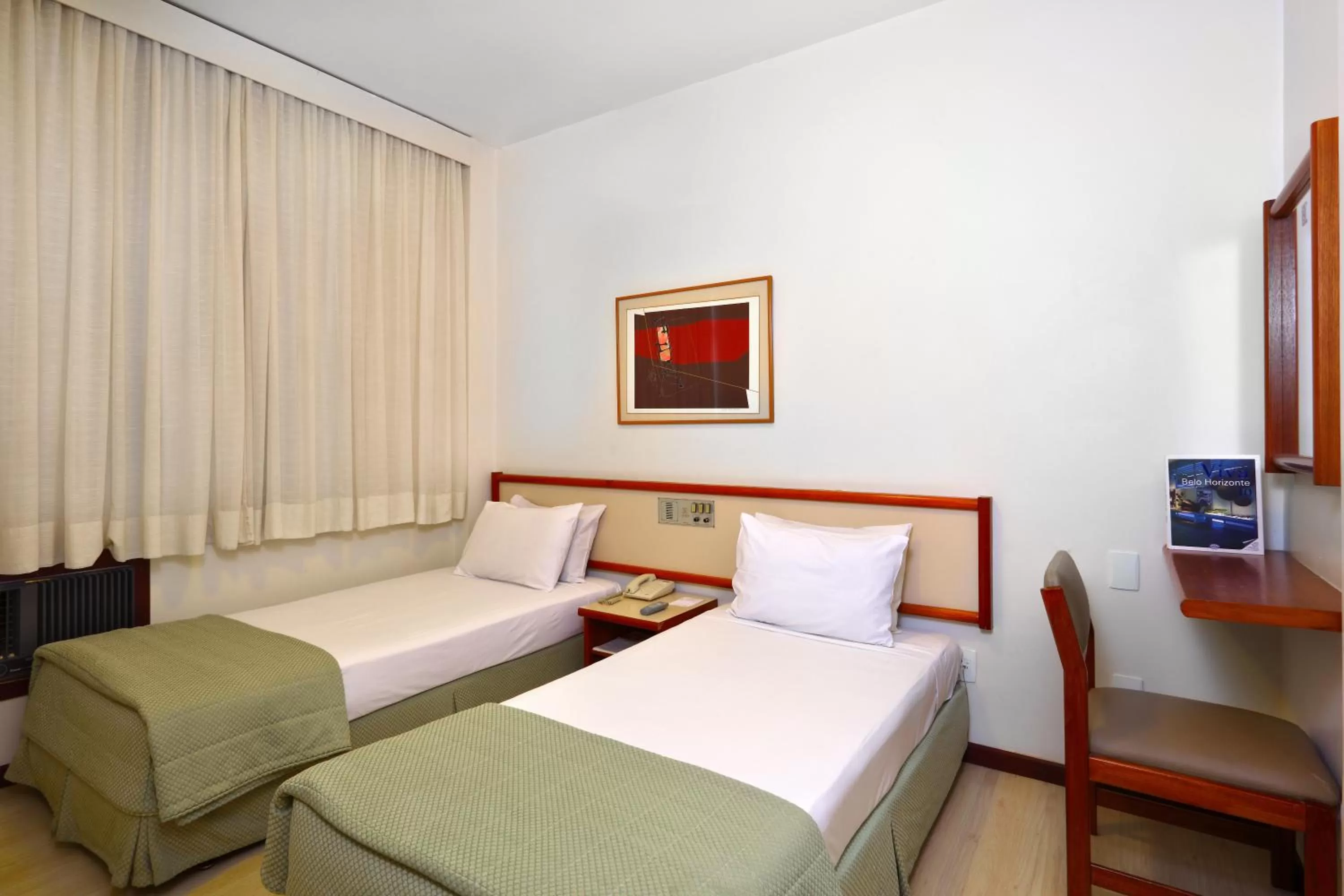 Photo of the whole room, Bed in Boulevard Express