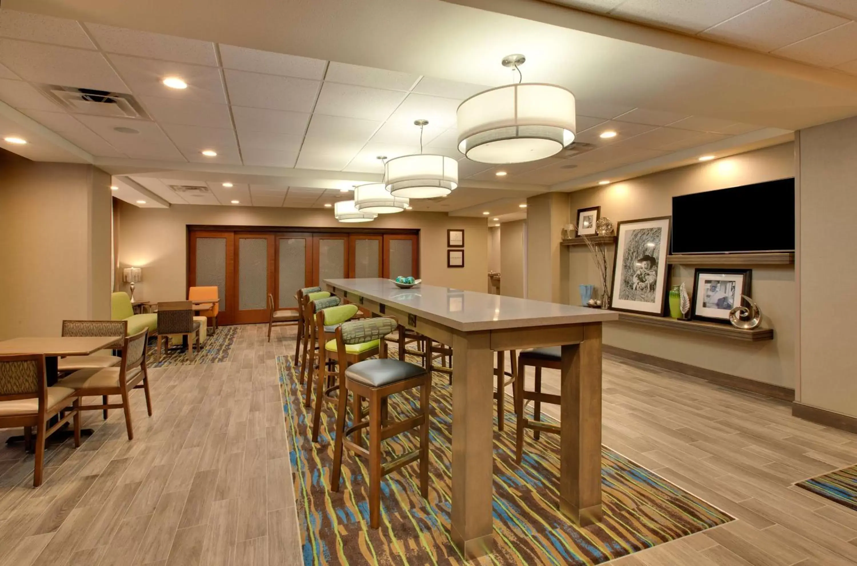 Dining area in Hampton Inn and Suites Snyder