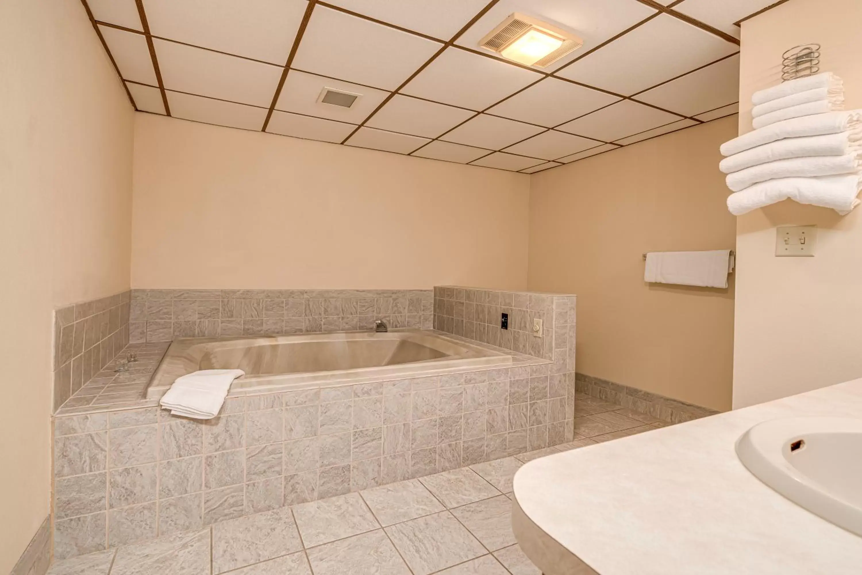 Bathroom in Bonnie Castle Resort & Marina