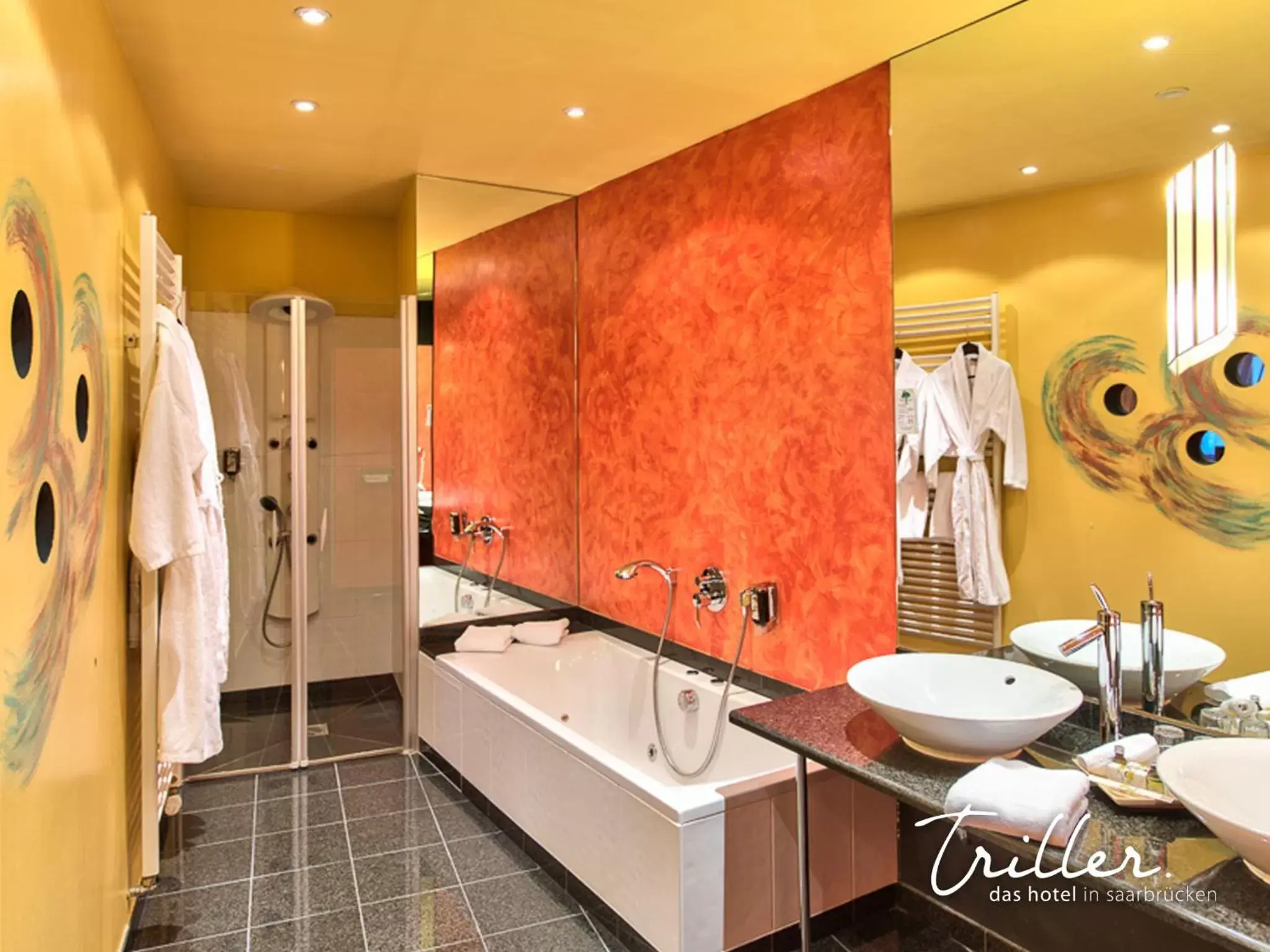 Shower, Bathroom in Hotel Am Triller - Hotel & Serviced Apartments