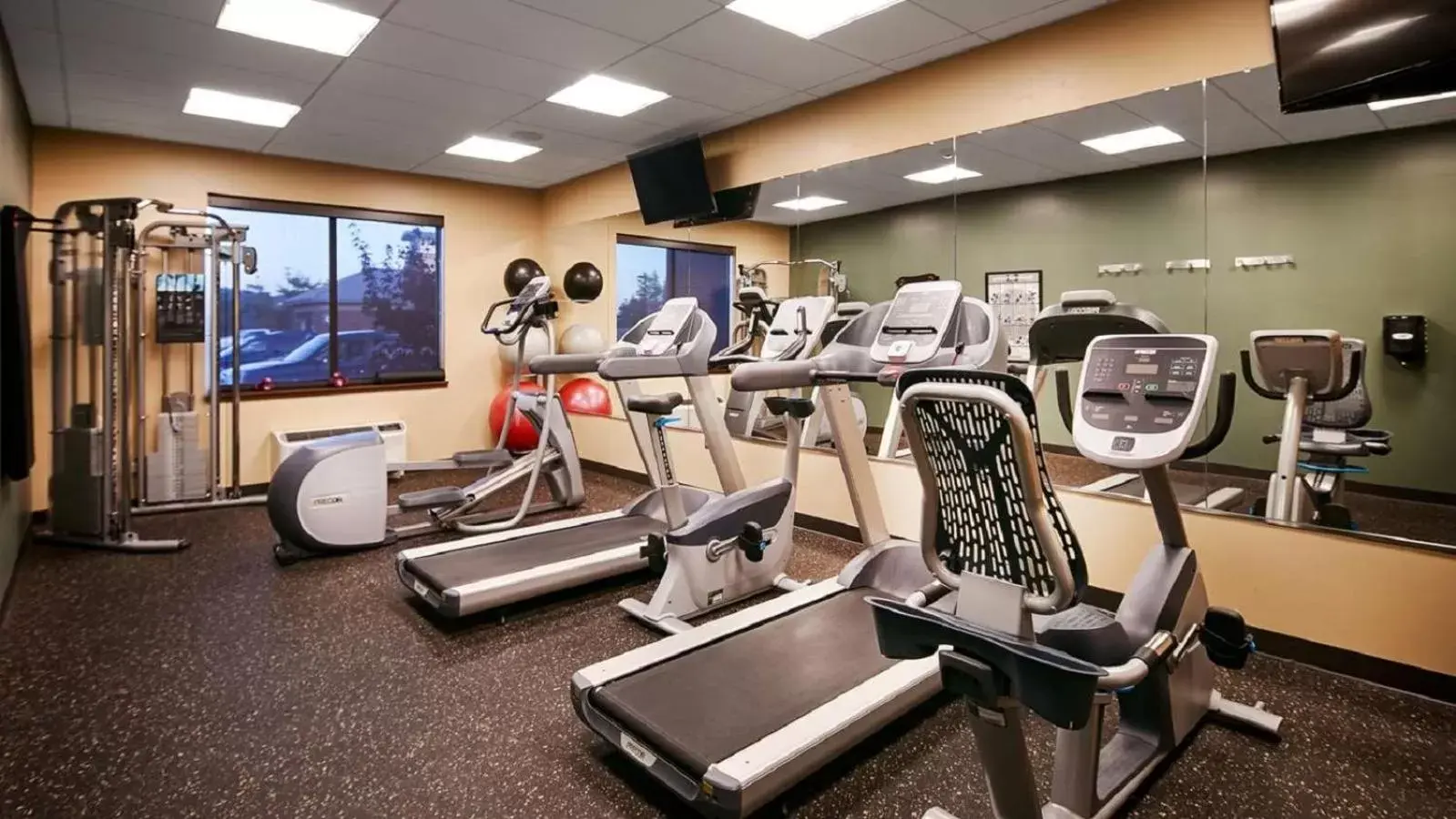 Fitness Center/Facilities in Best Western Premier Boulder Falls Inn