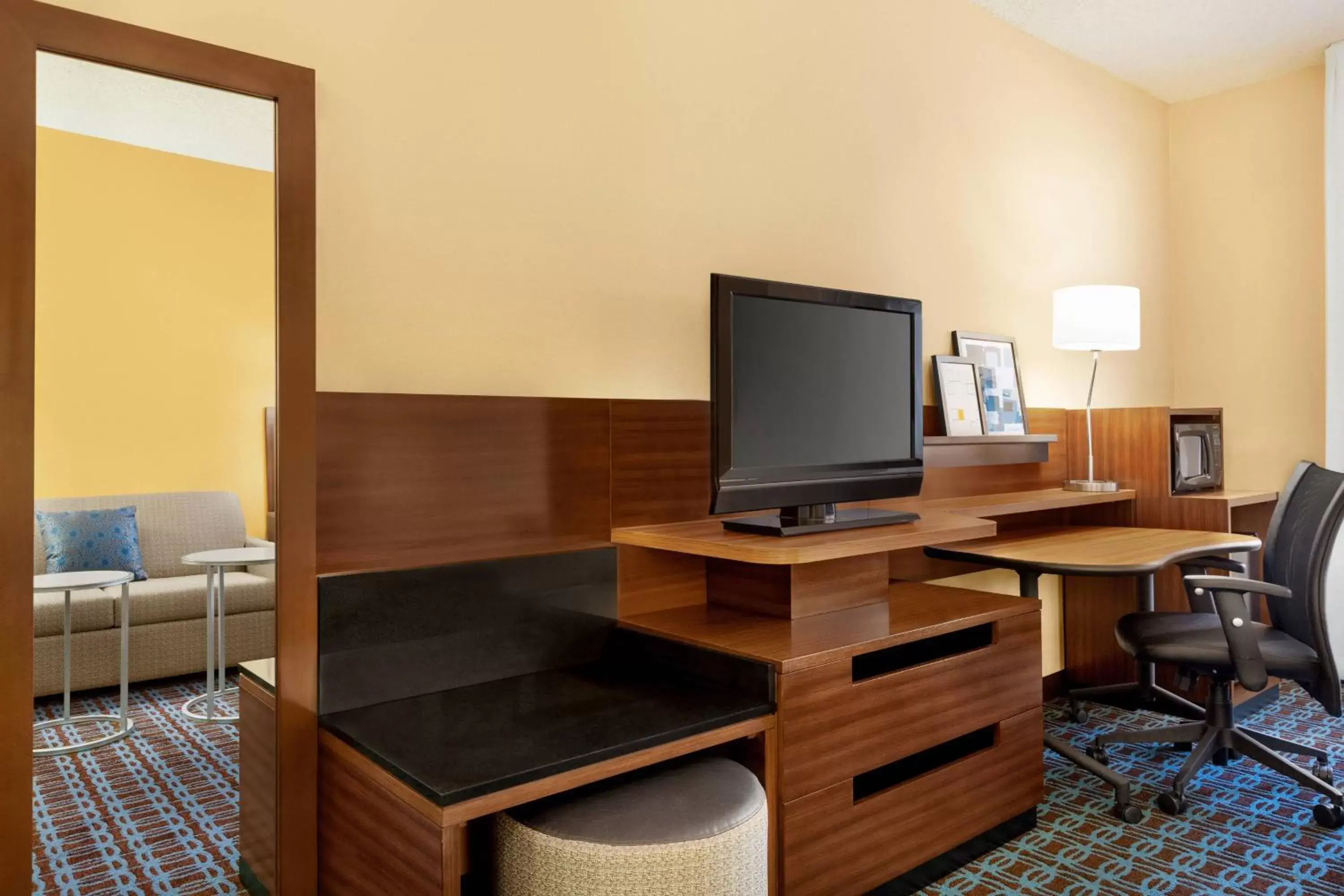 Photo of the whole room, TV/Entertainment Center in Fairfield Inn Roseville