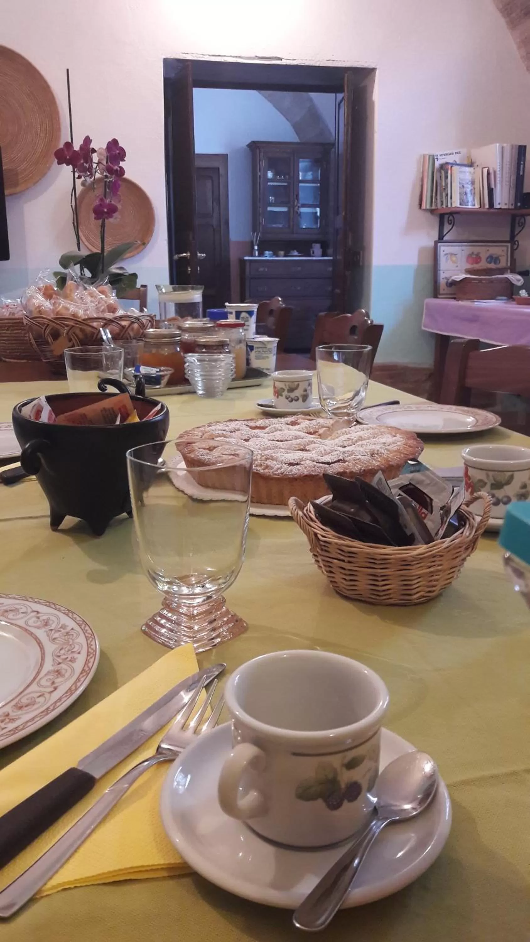 Continental breakfast in La Casa Rossa