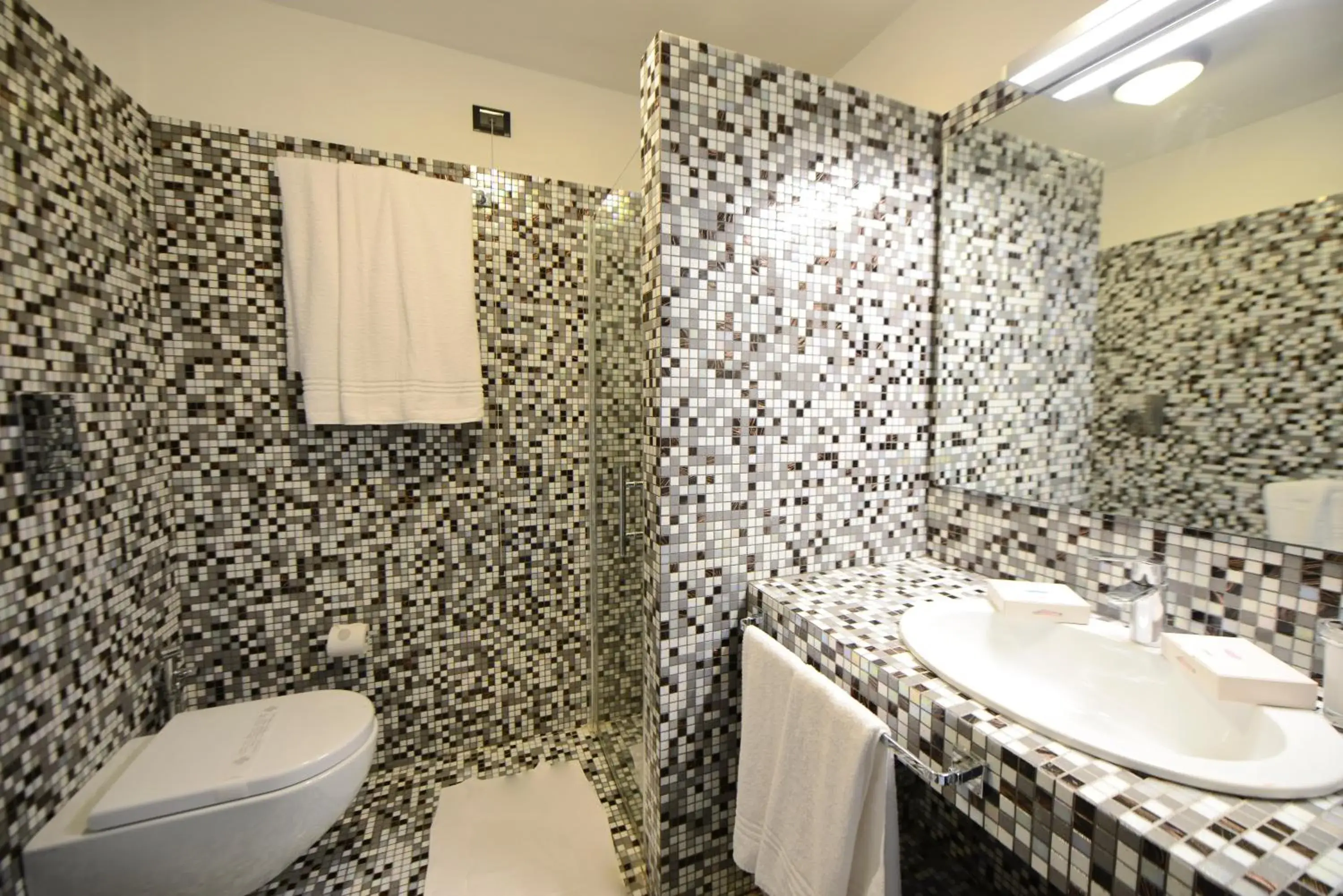 Bathroom in Grand Hotel Masseria Santa Lucia