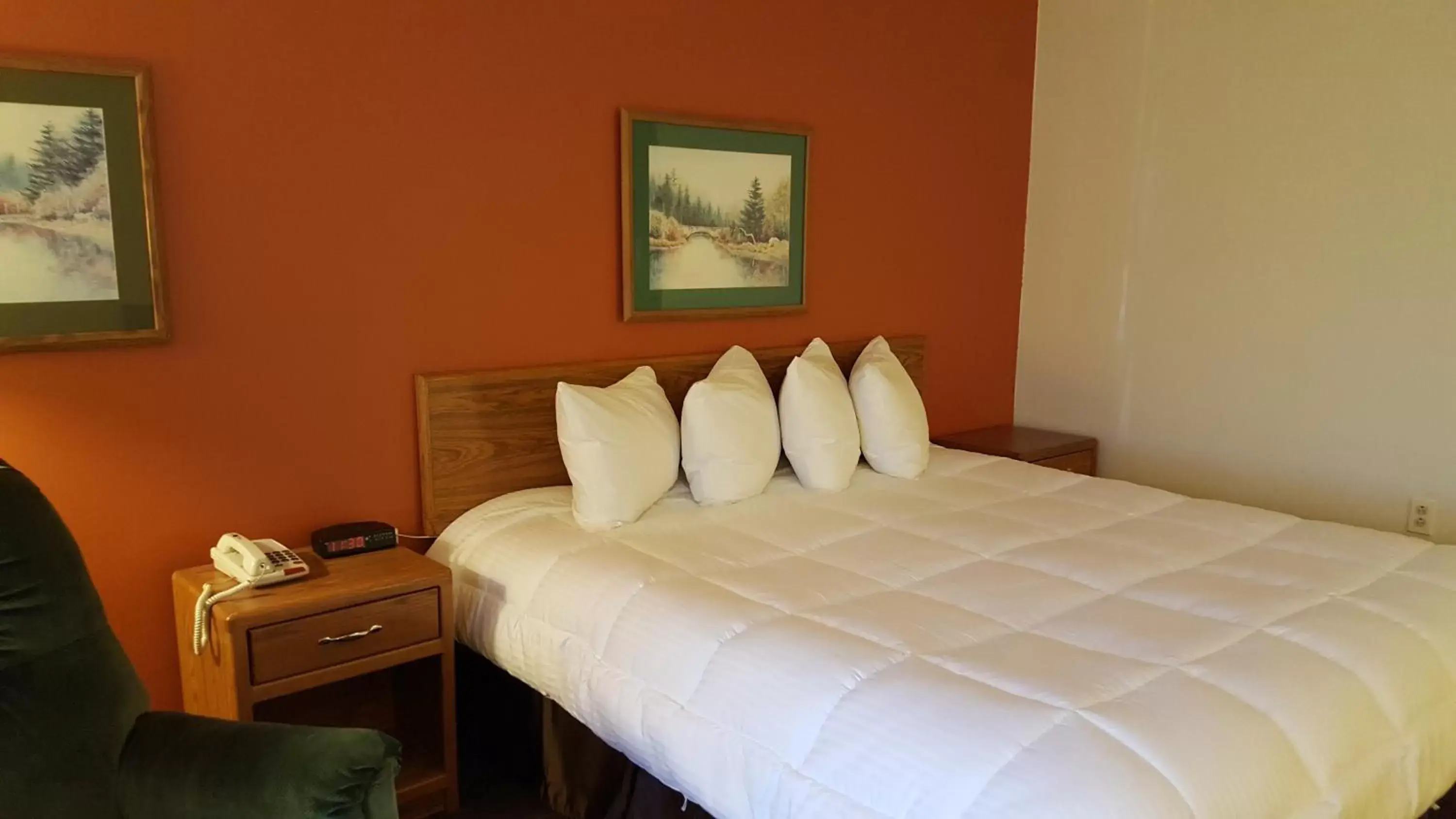 Bed in Motel 6 Norway, MI