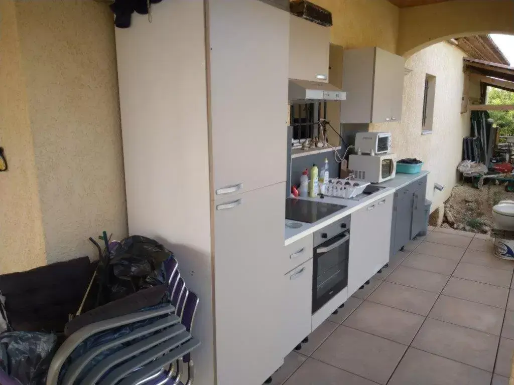 Kitchen/Kitchenette in Villa Les Marmottes