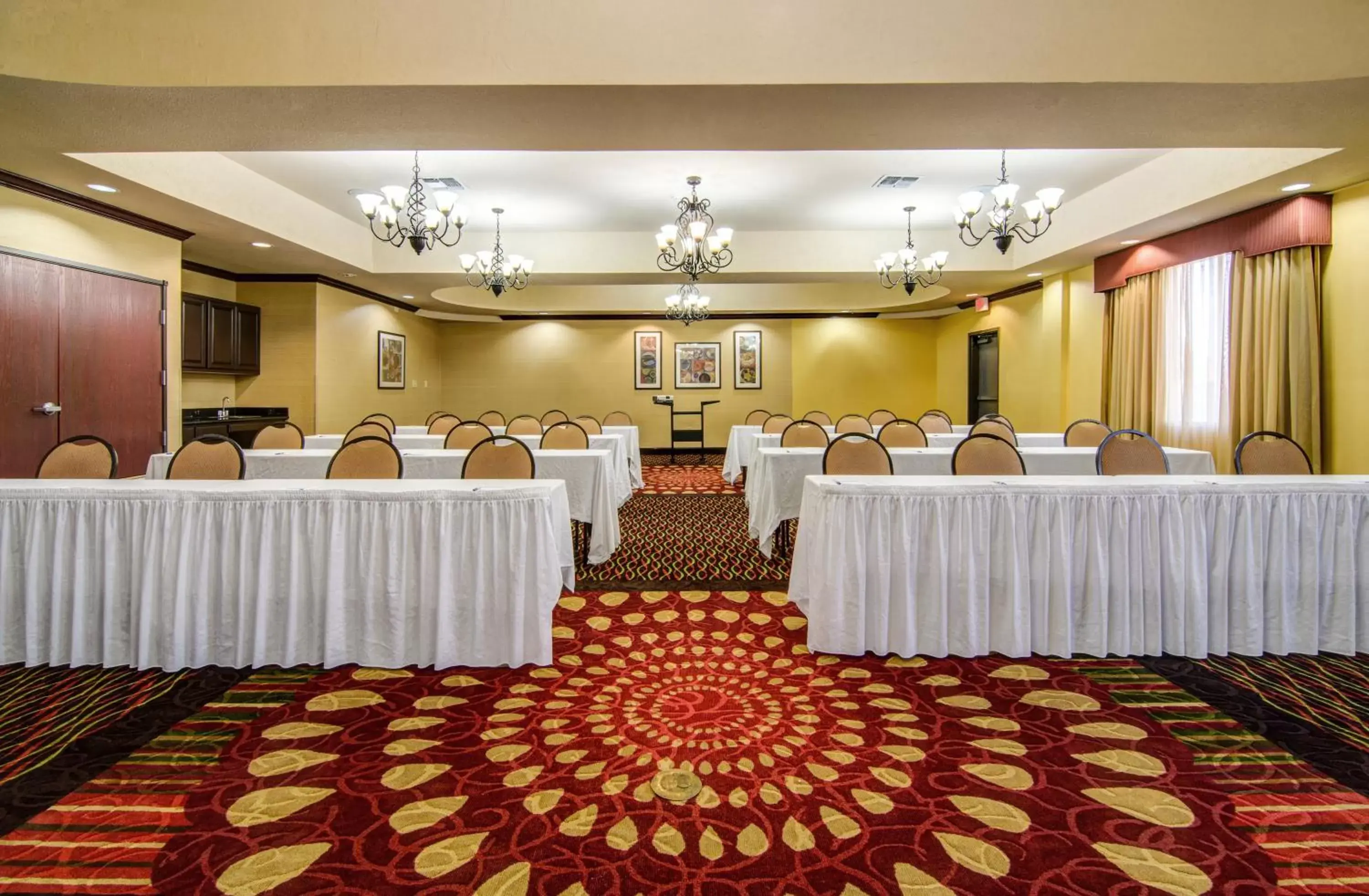 Meeting/conference room in Holiday Inn Express Hotel & Suites Terrell, an IHG Hotel