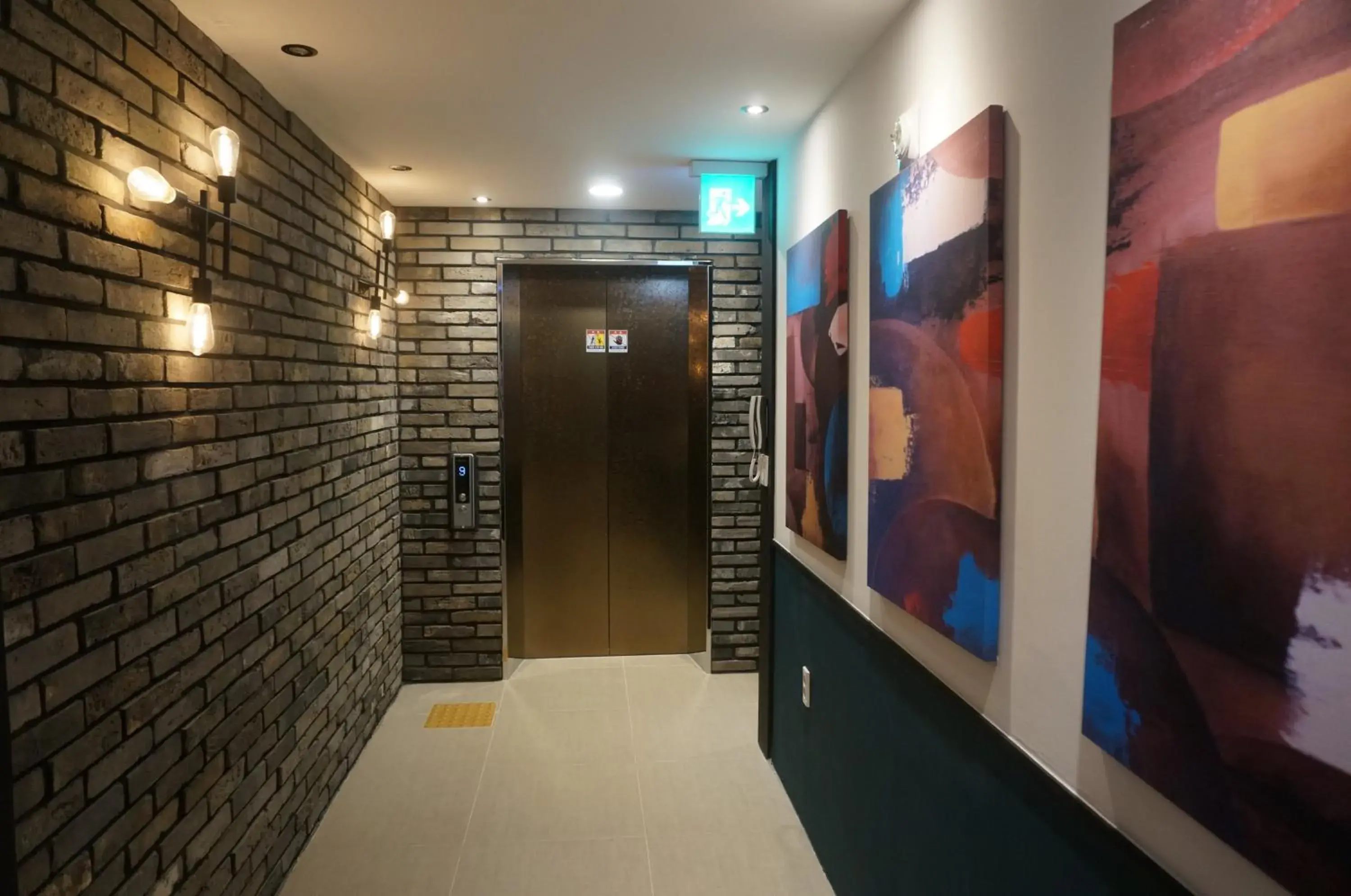 Area and facilities, Lobby/Reception in Mu Hotel