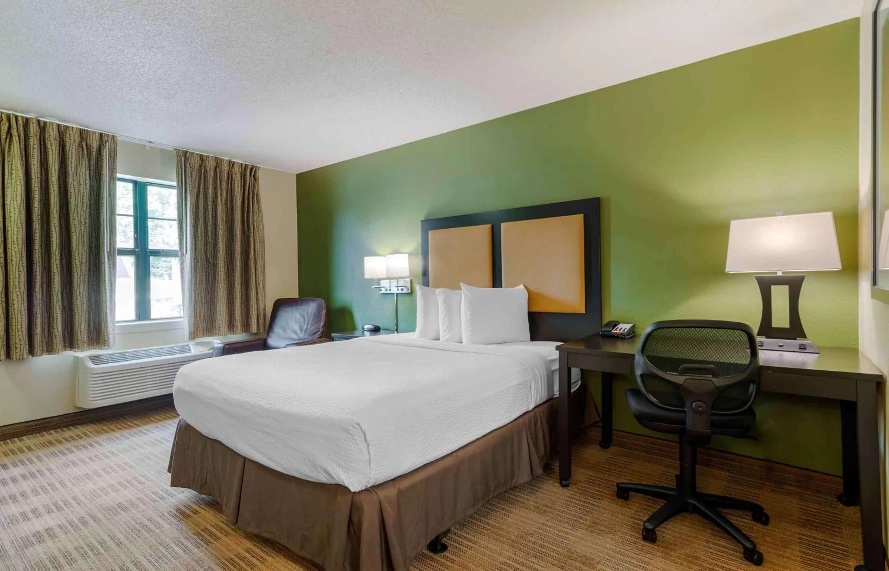 Queen studio with 1 Queen Bed - Disability Access/Non-Smoking in Extended Stay America Select Suites - Atlanta - Marietta - Windy Hill