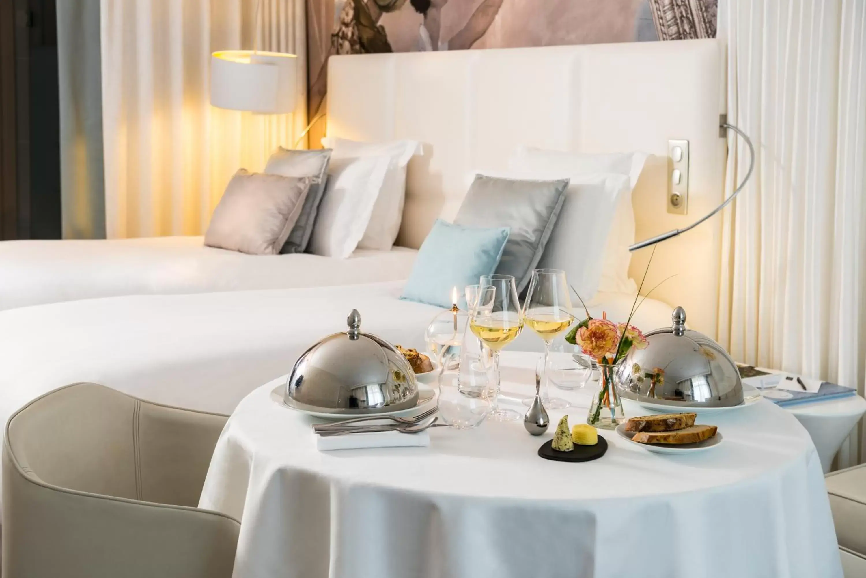 Superior Queen or Twin Room with Inner Courtyard View in Cures Marines Hotel Thalasso & Spa Trouville - MGallery Collection Superior Queen or Twin Room with Inner Courtyard View in Cures Marines Hotel Thalasso & Spa Trouville - MGallery Collection