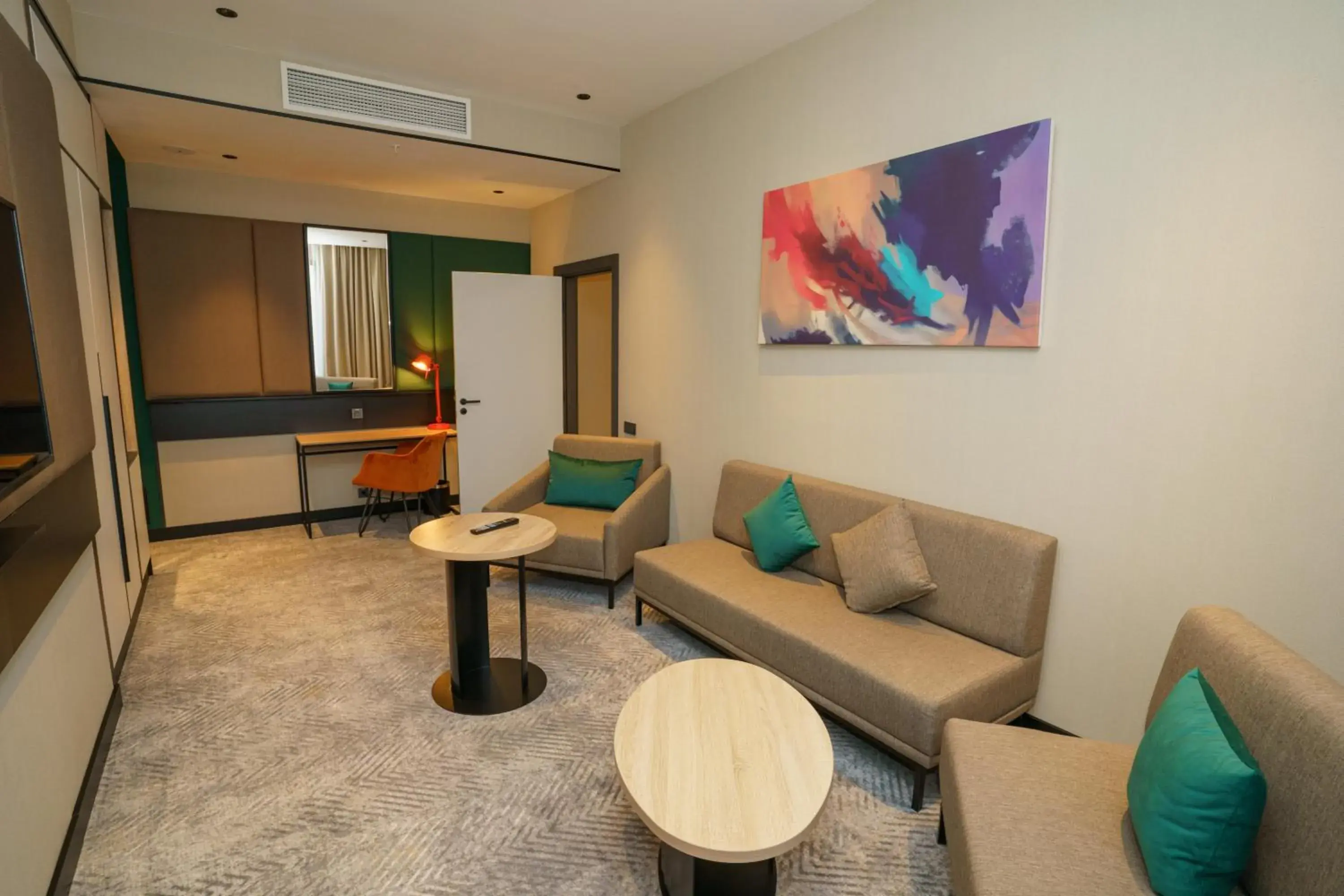 Living room, Seating Area in Holiday Inn Tashkent City, an IHG Hotel