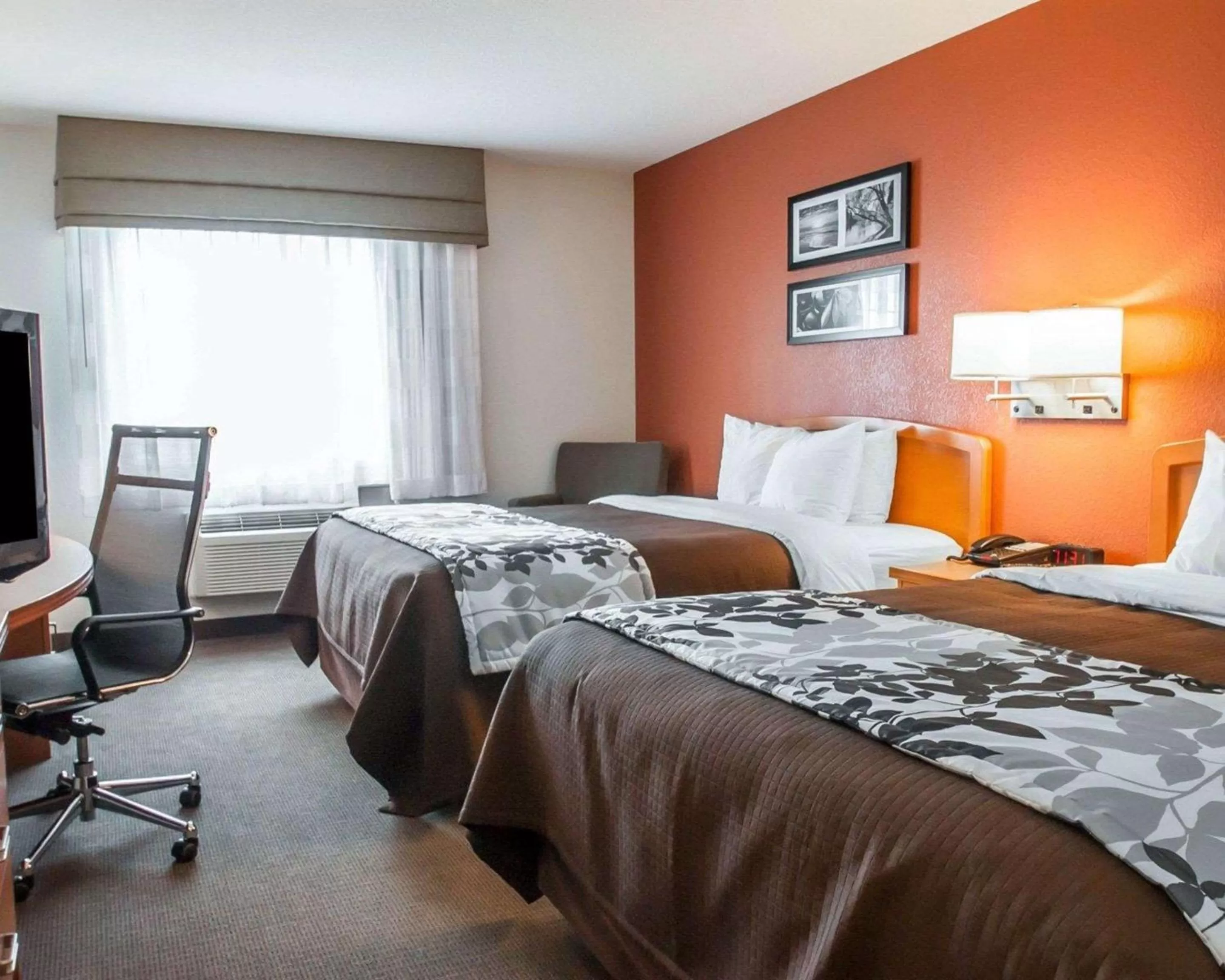 Photo of the whole room, Bed in Sleep Inn & Suites Lake of the Ozarks