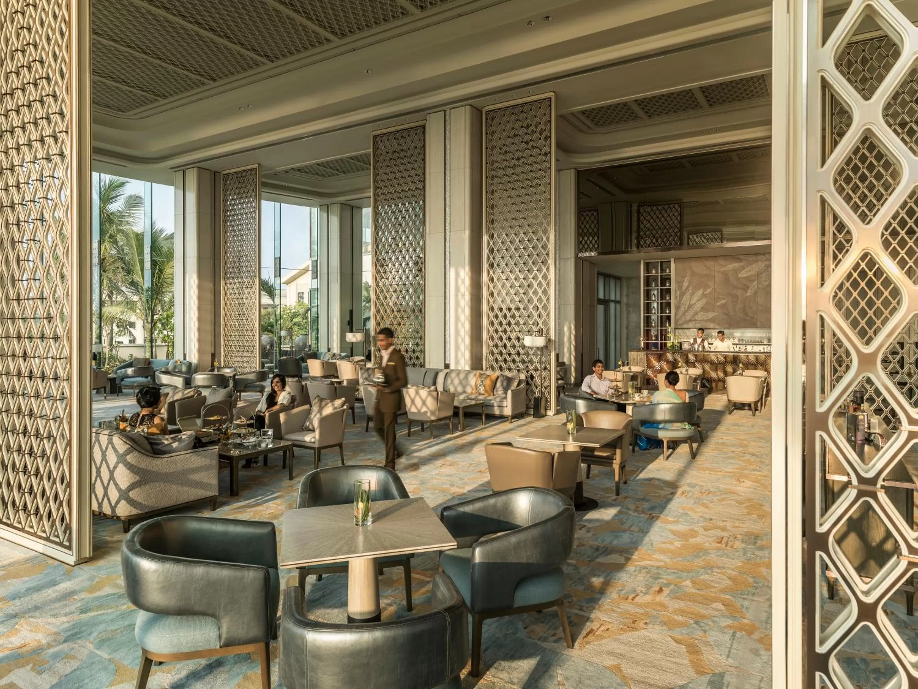 Lounge or bar in Shangri-La Colombo