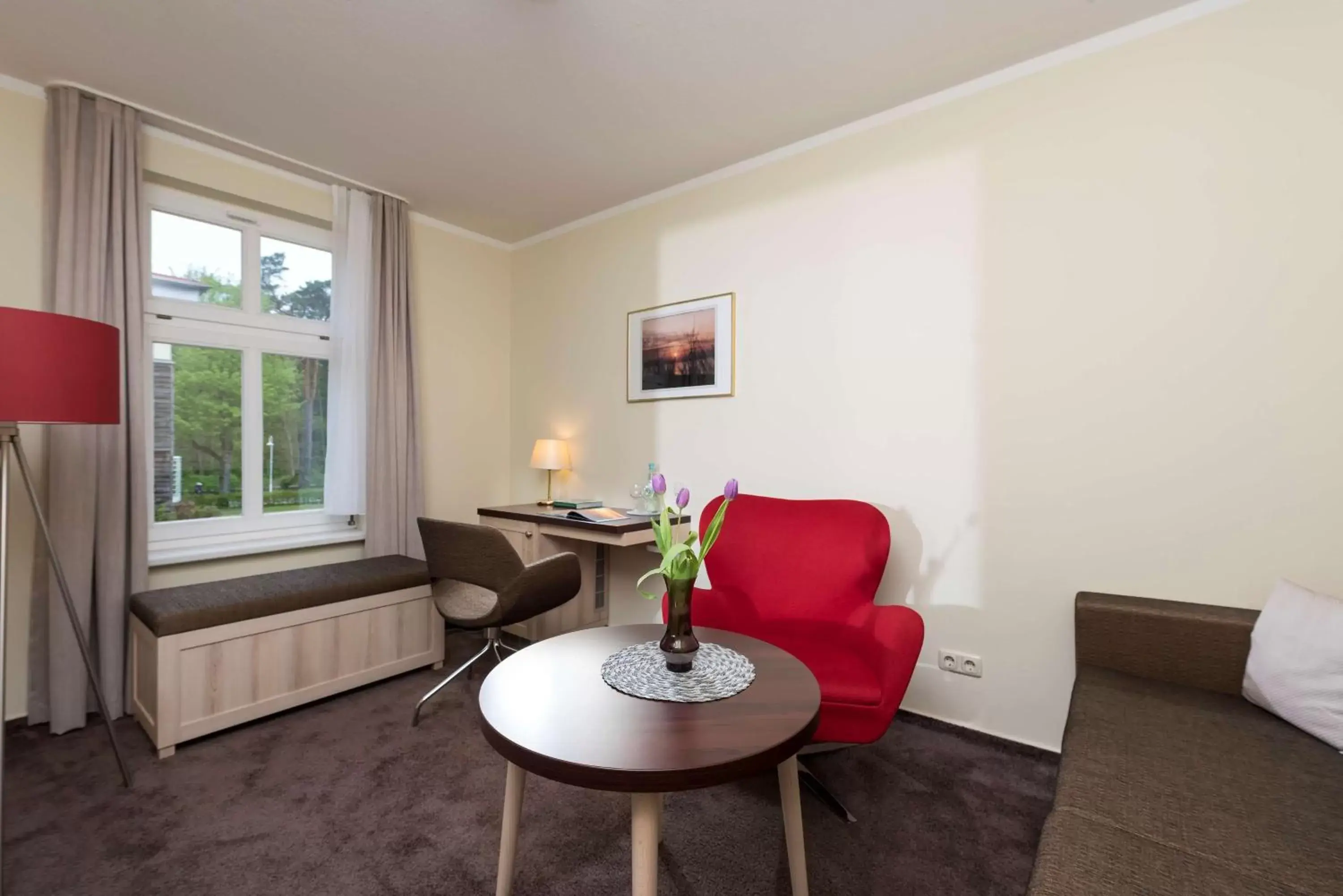 Photo of the whole room, Seating Area in Best Western Plus Ostseehotel Waldschloesschen