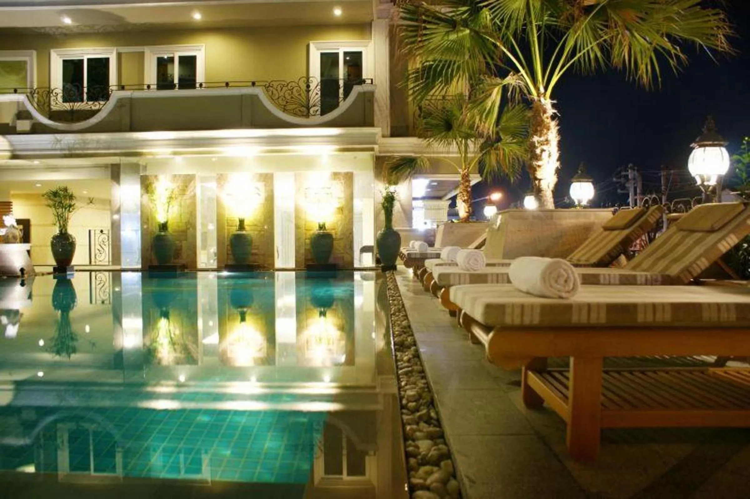 Swimming pool in LK Royal Suite