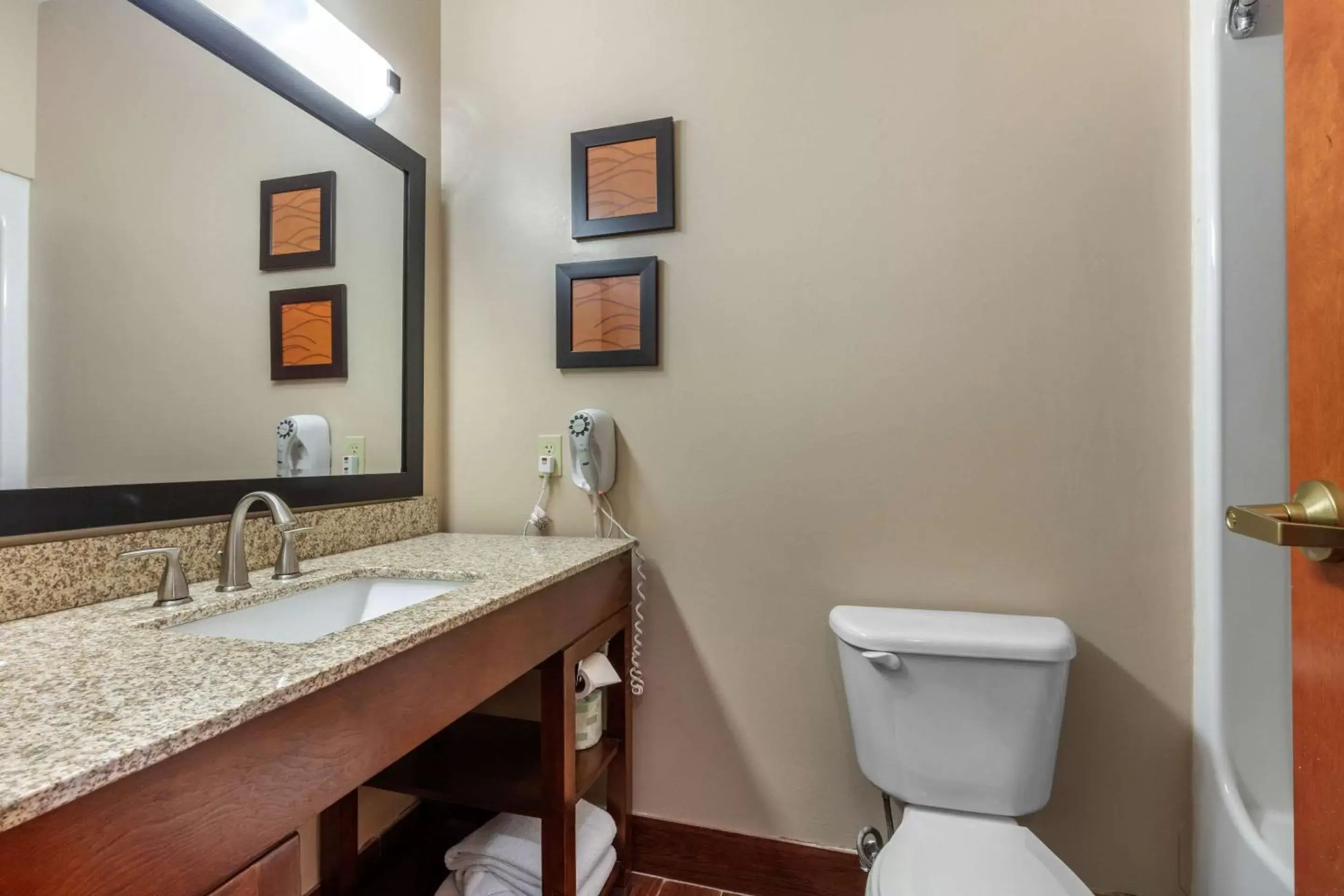 Bedroom, Bathroom in Comfort Suites Rolla