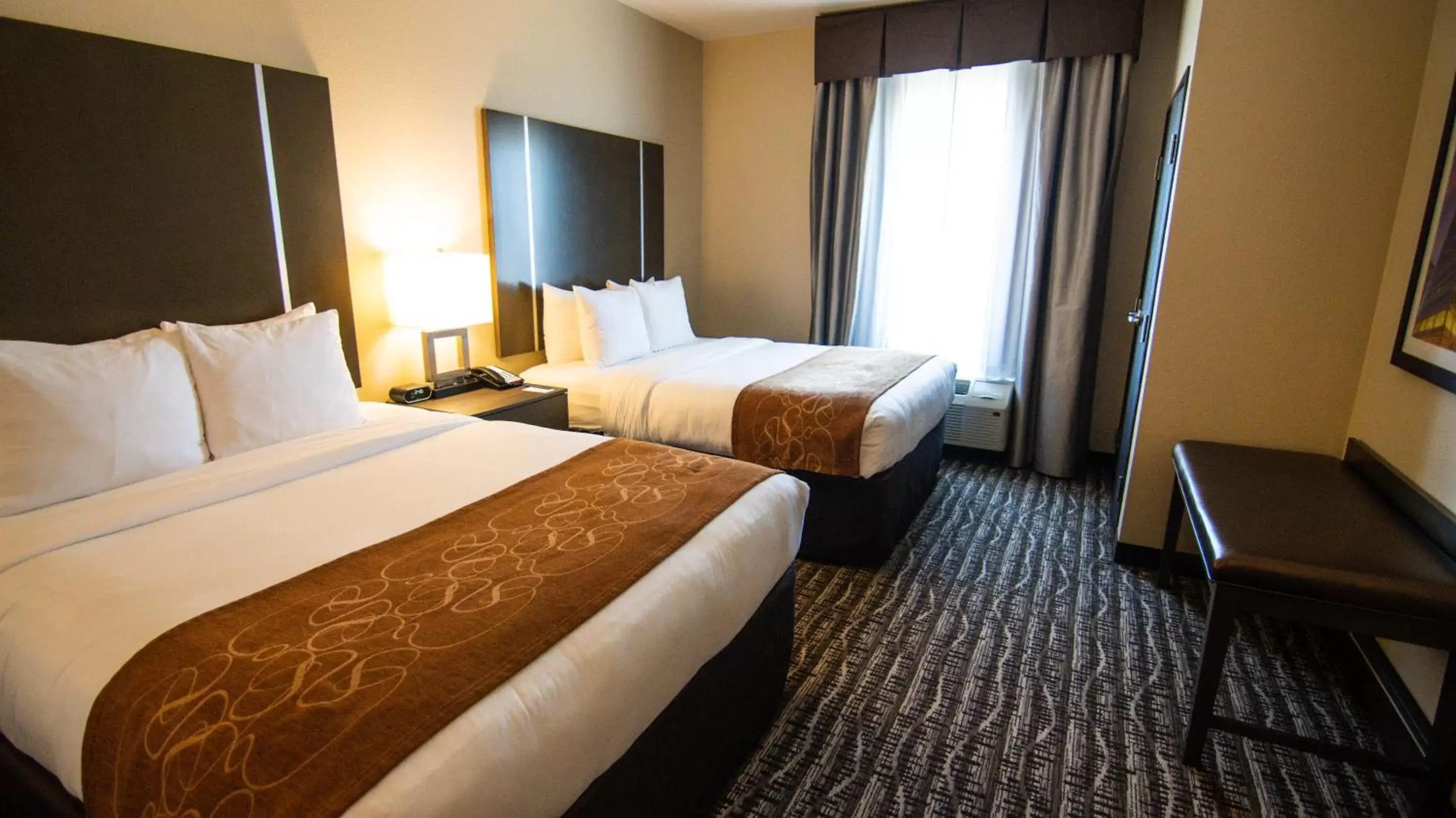 Photo of the whole room, Room Photo in Comfort Suites Northwest Houston At Beltway 8