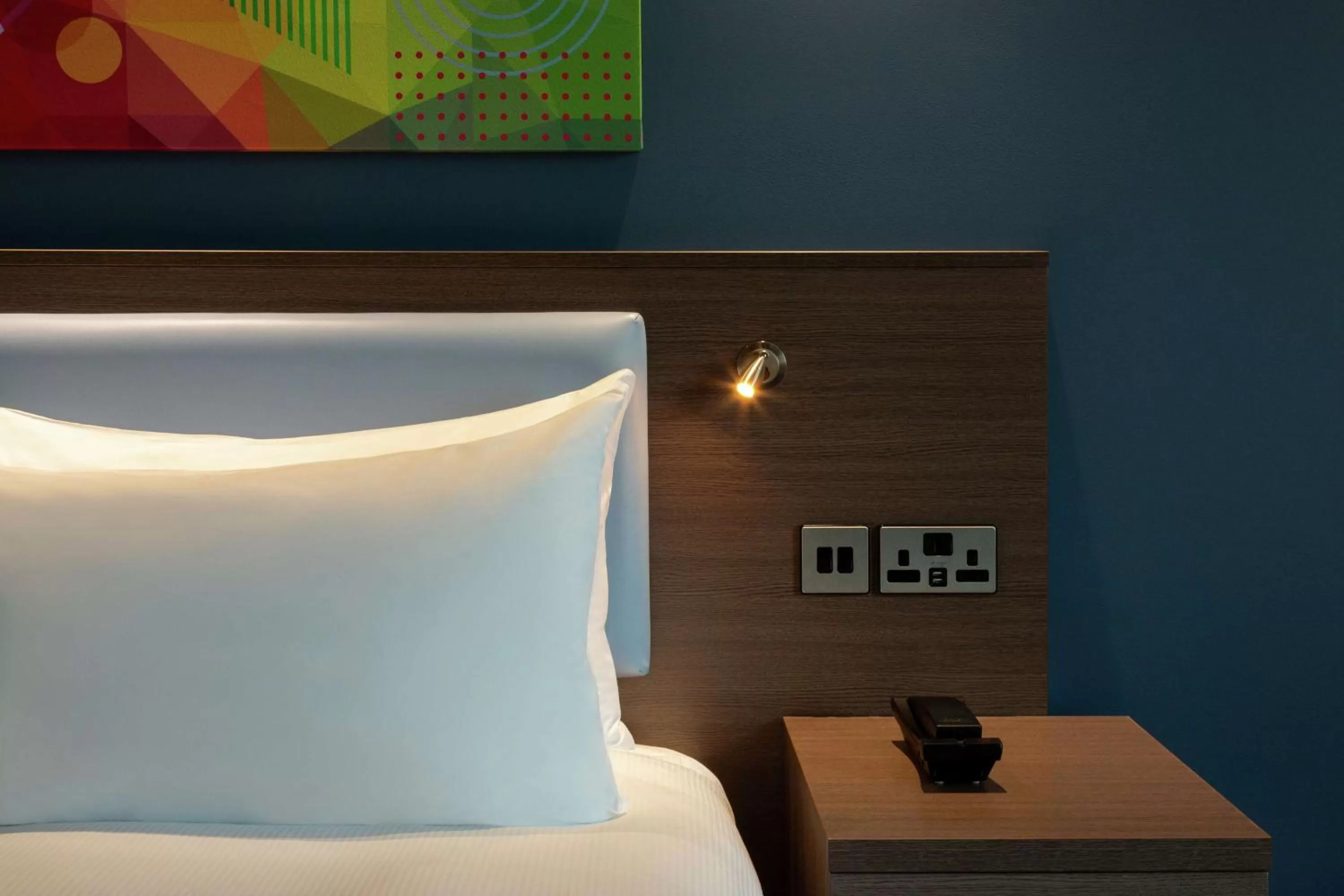 Photo of the whole room, Bed in Hampton By Hilton Hamilton Park