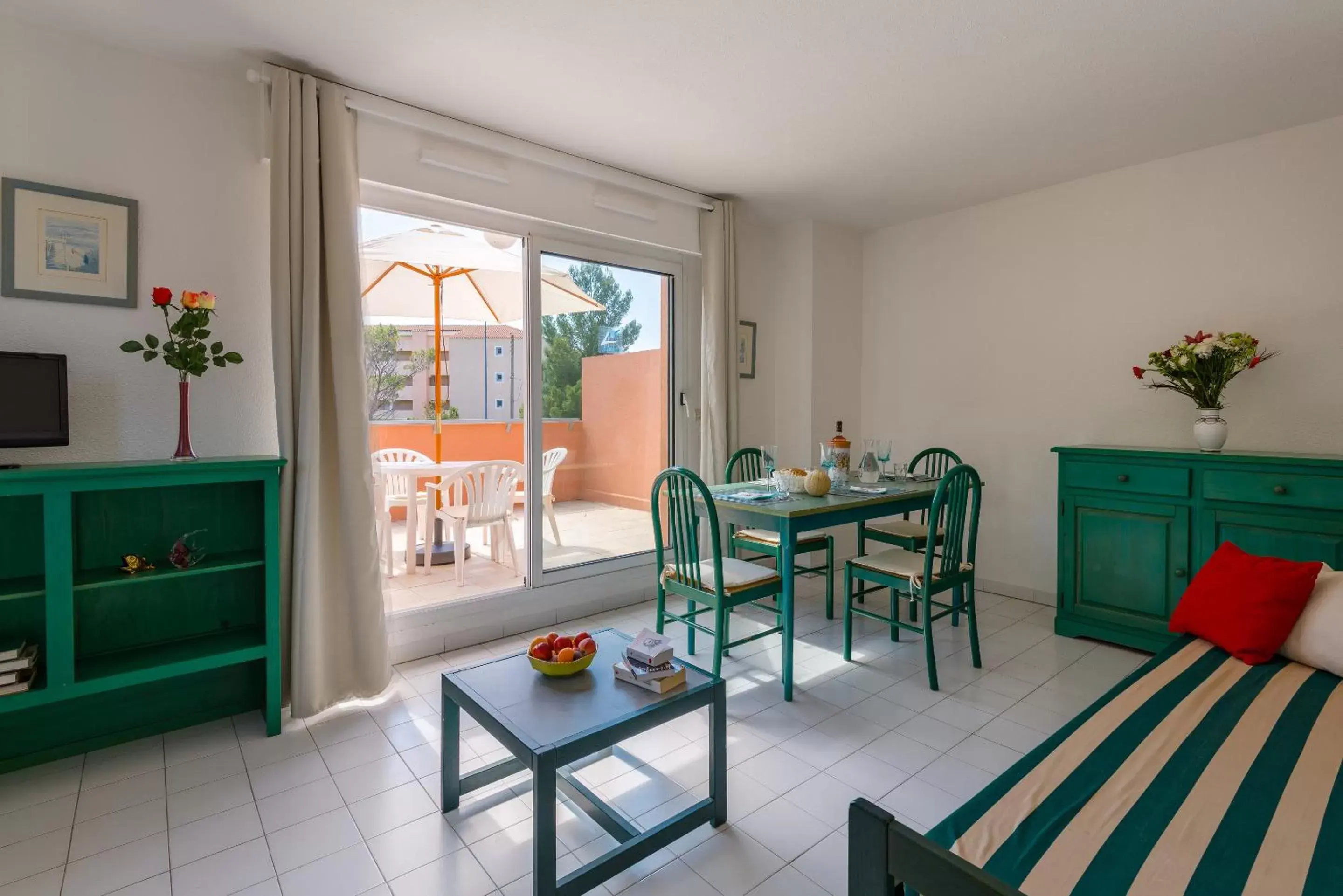 Living room, Dining Area in Lagrange Vacances Le Domaine des Grands Pins