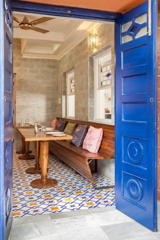 Restaurant/places to eat in The Ivy House