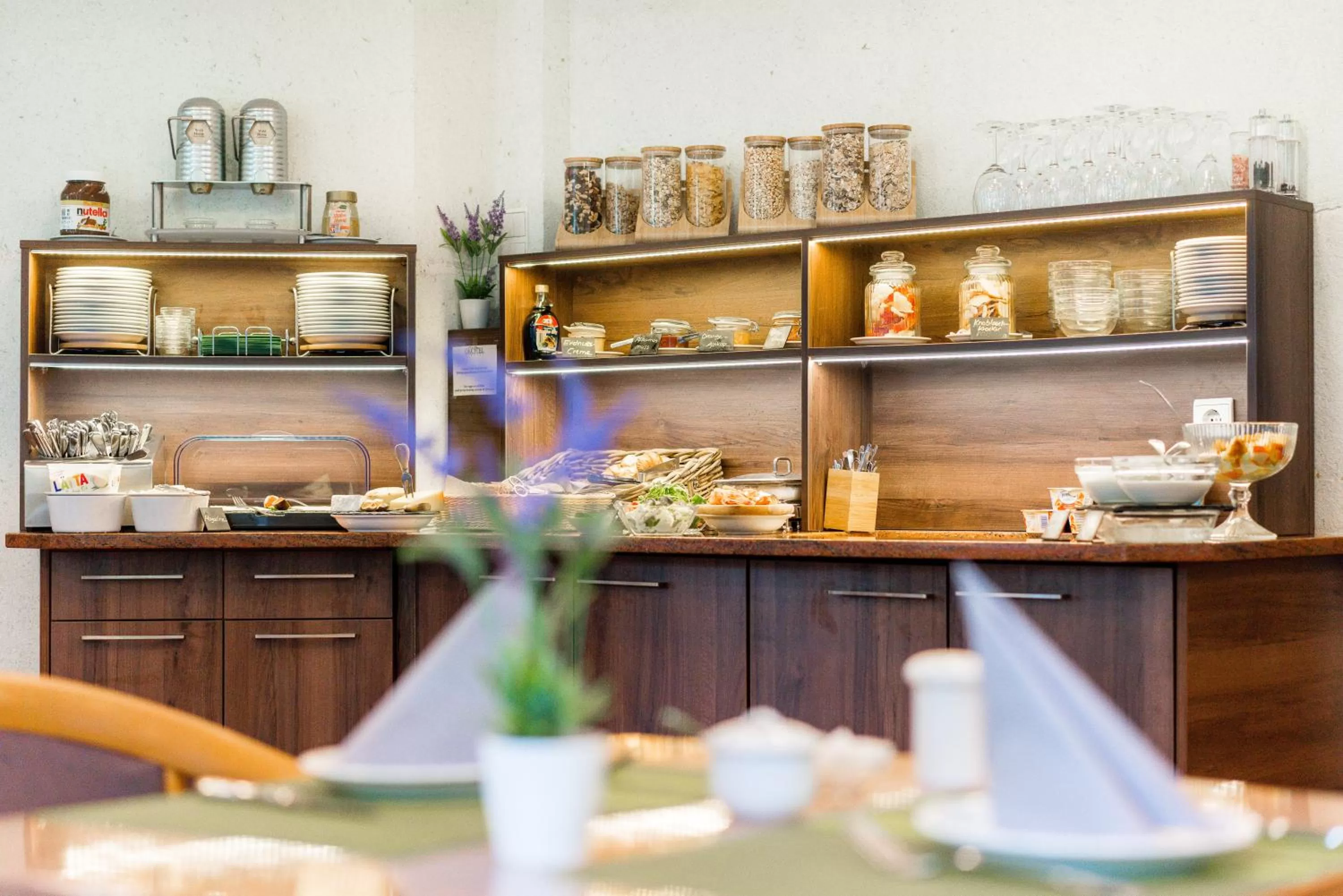 Buffet breakfast in Ökotel Hamburg