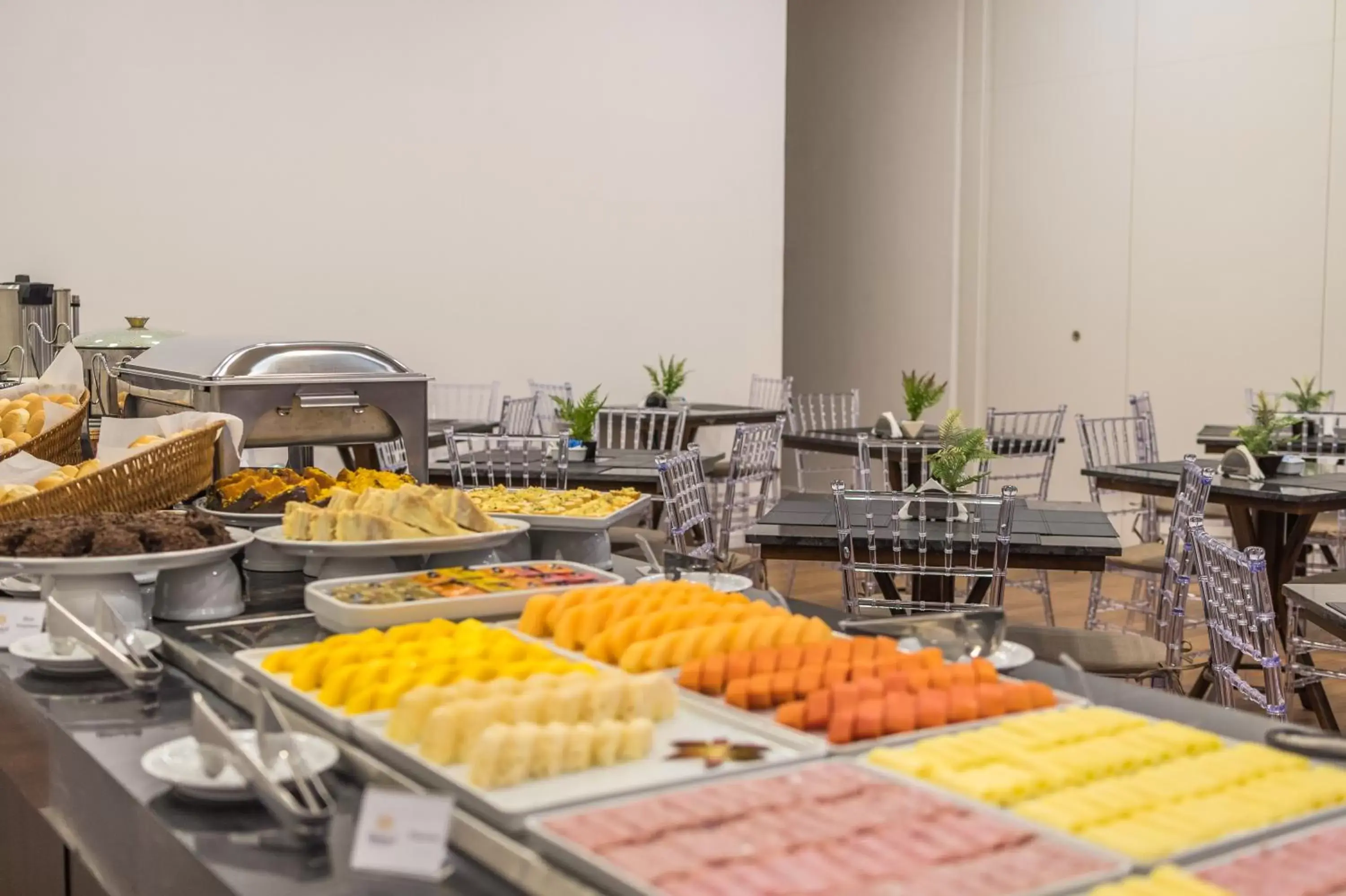 Buffet breakfast, Food in Bristol Guararapes Fortaleza Centro de Eventos