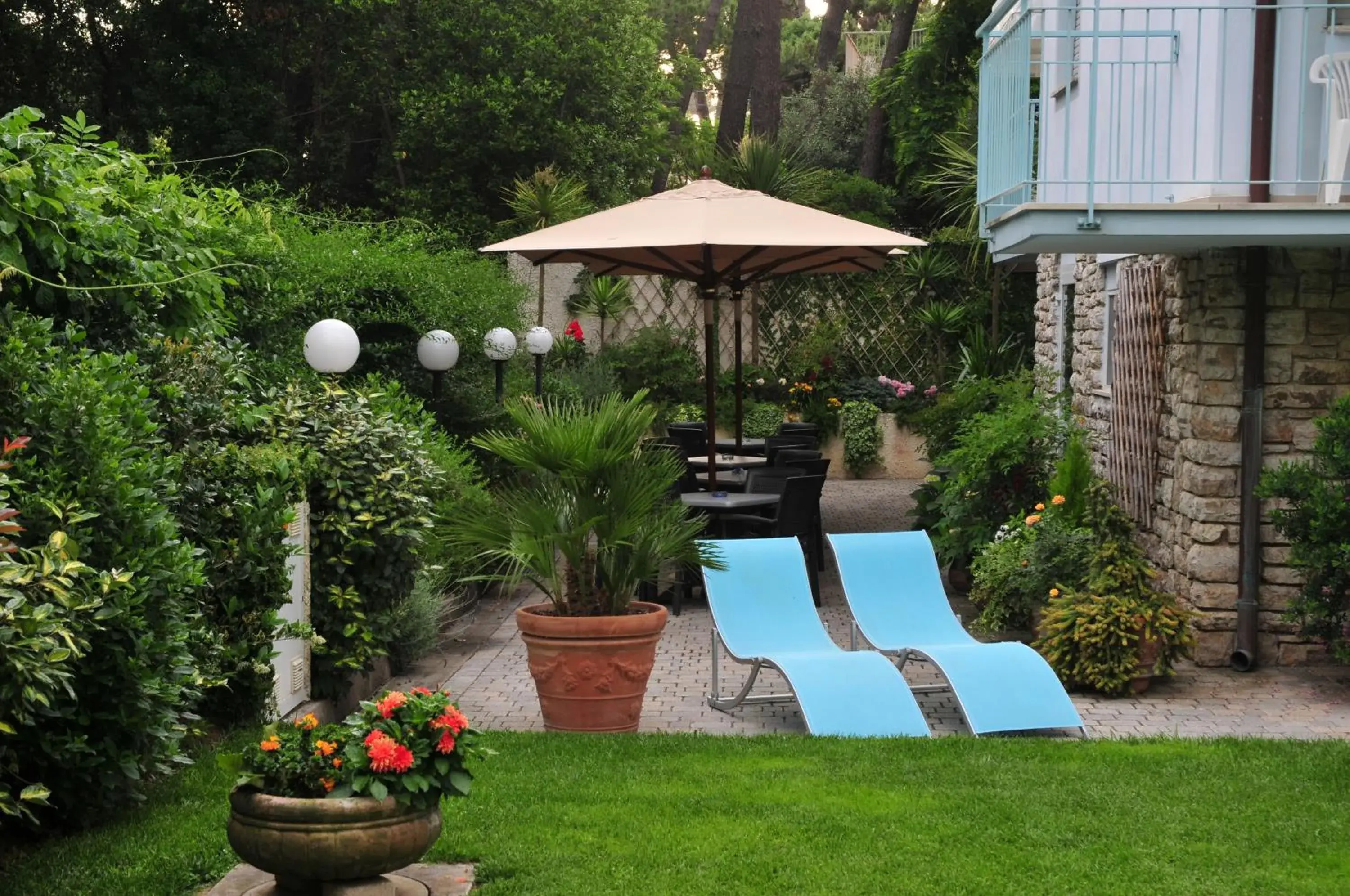 Garden, Swimming Pool in Hotel Riviera Blu