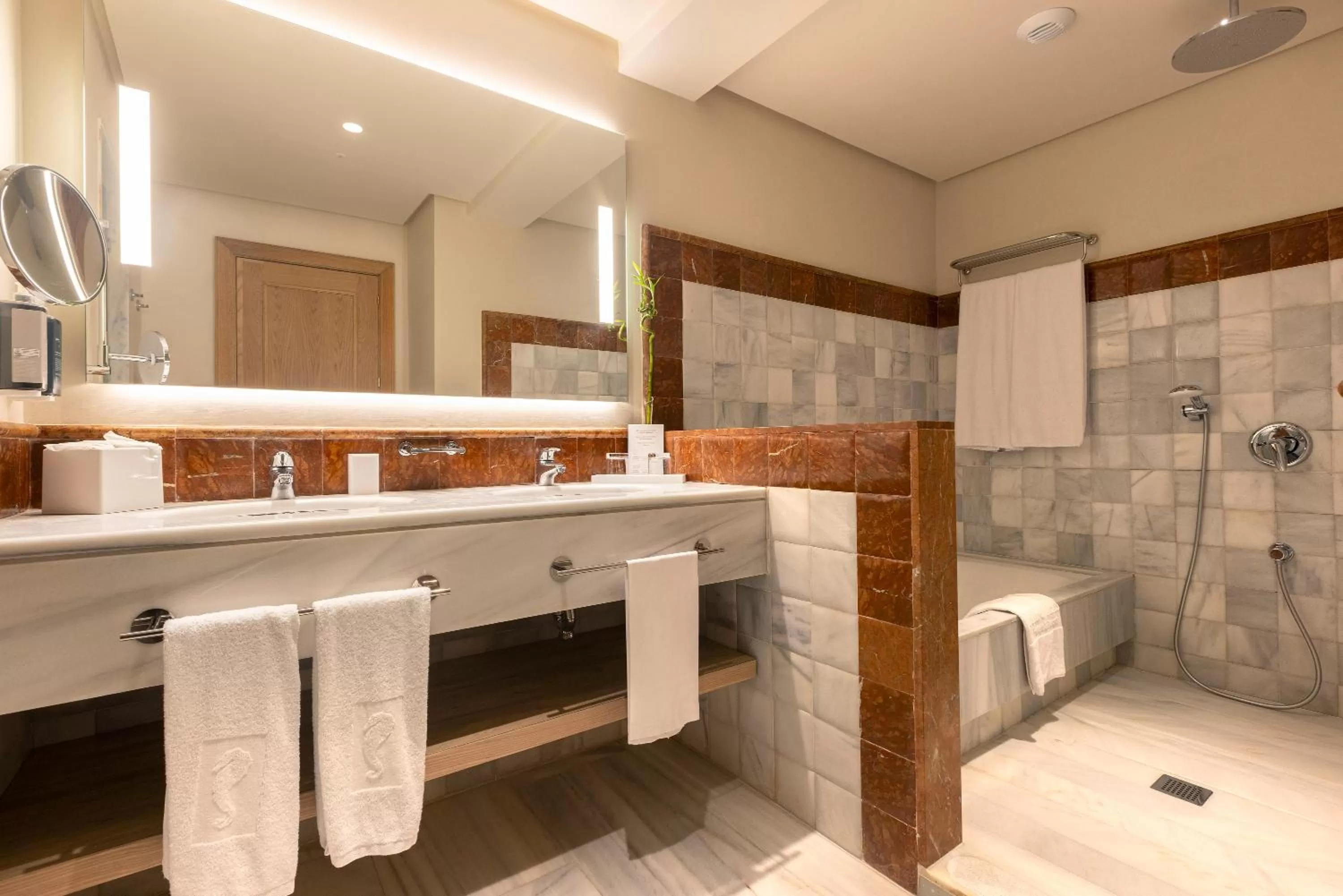 Shower in Hipotels Barrosa Palace & Spa