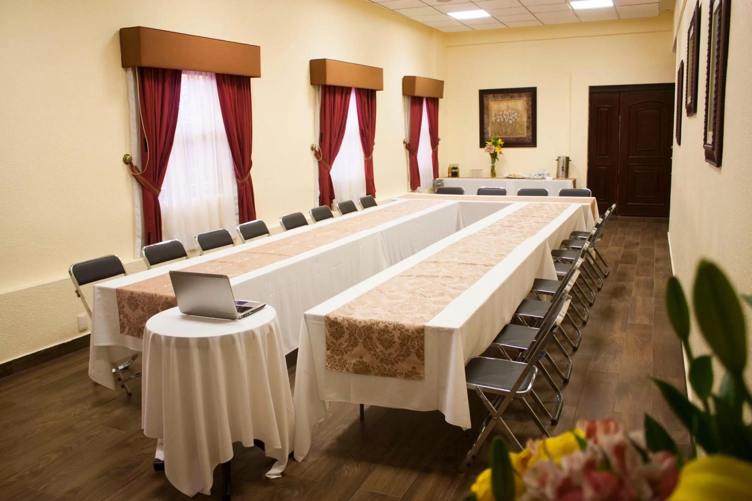 Meeting/conference room in Hotel Morales Historical & Colonial Downtown Core