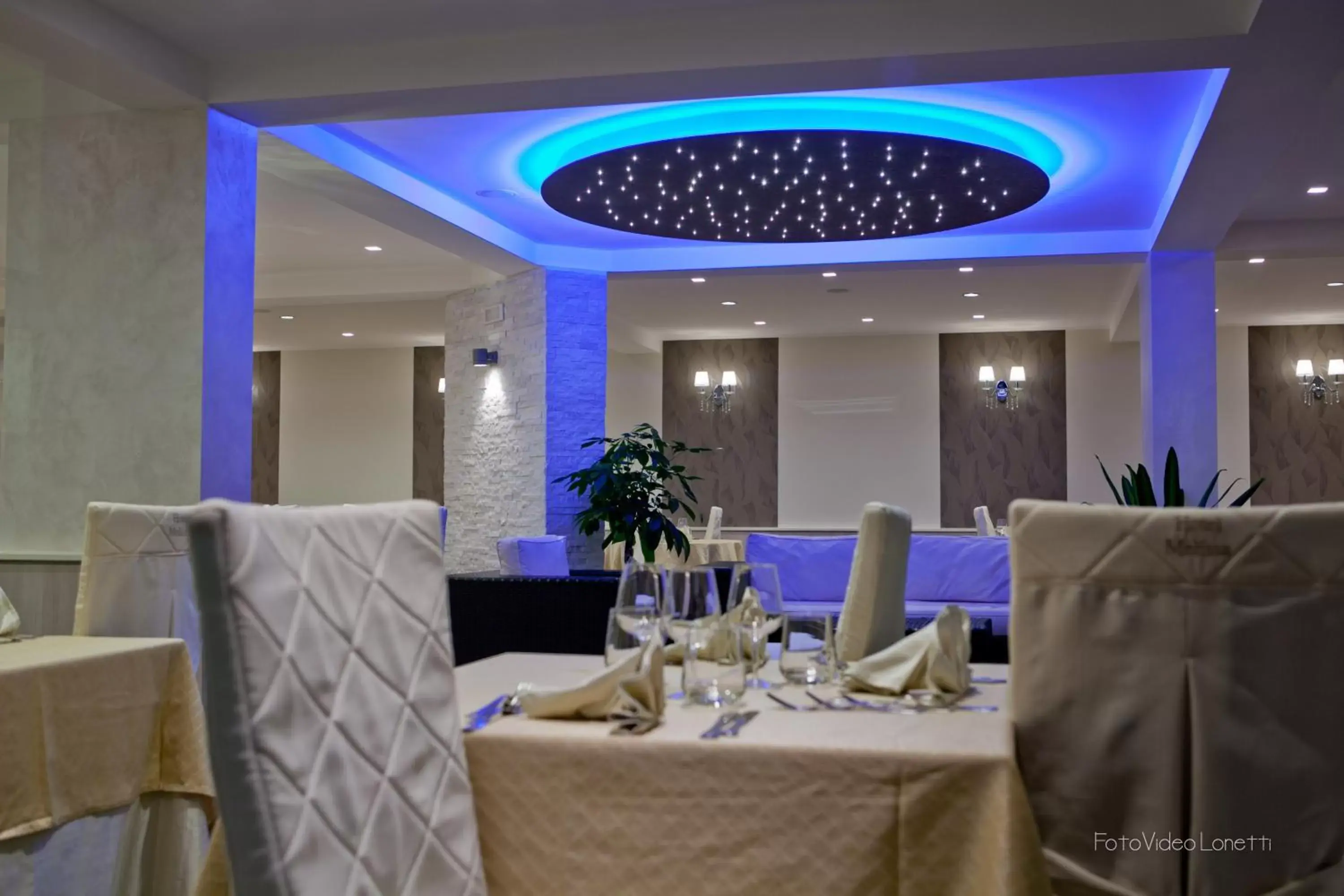 Restaurant/places to eat, Banquet Facilities in Hotel Melissa