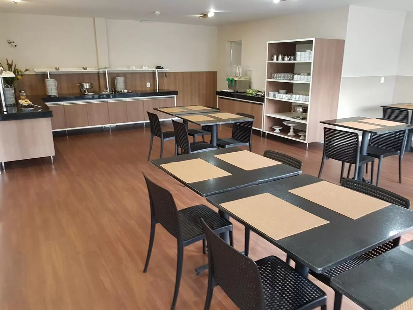 Restaurant/places to eat in Panorama Hotel