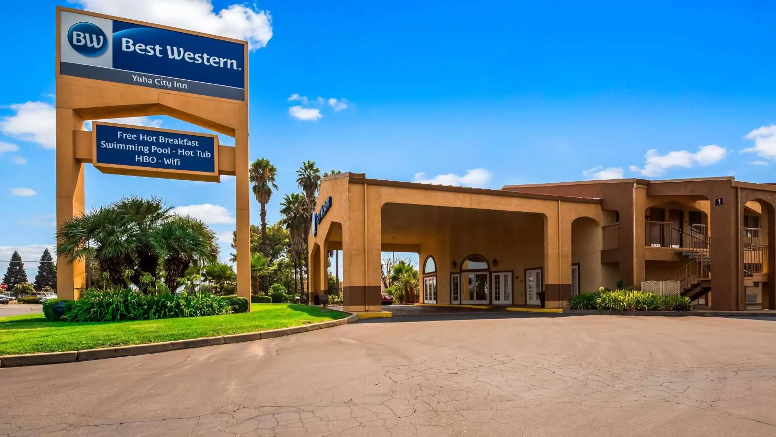 Property building in Best Western Yuba City Inn Property building in Best Western Yuba City Inn