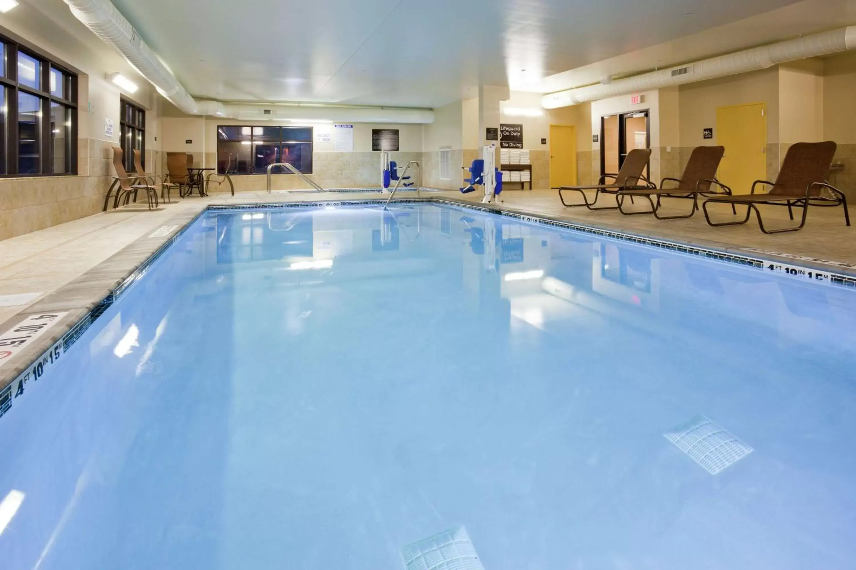 Pool view, Swimming Pool in Hampton Inn & Suites Minneapolis West/ Minnetonka