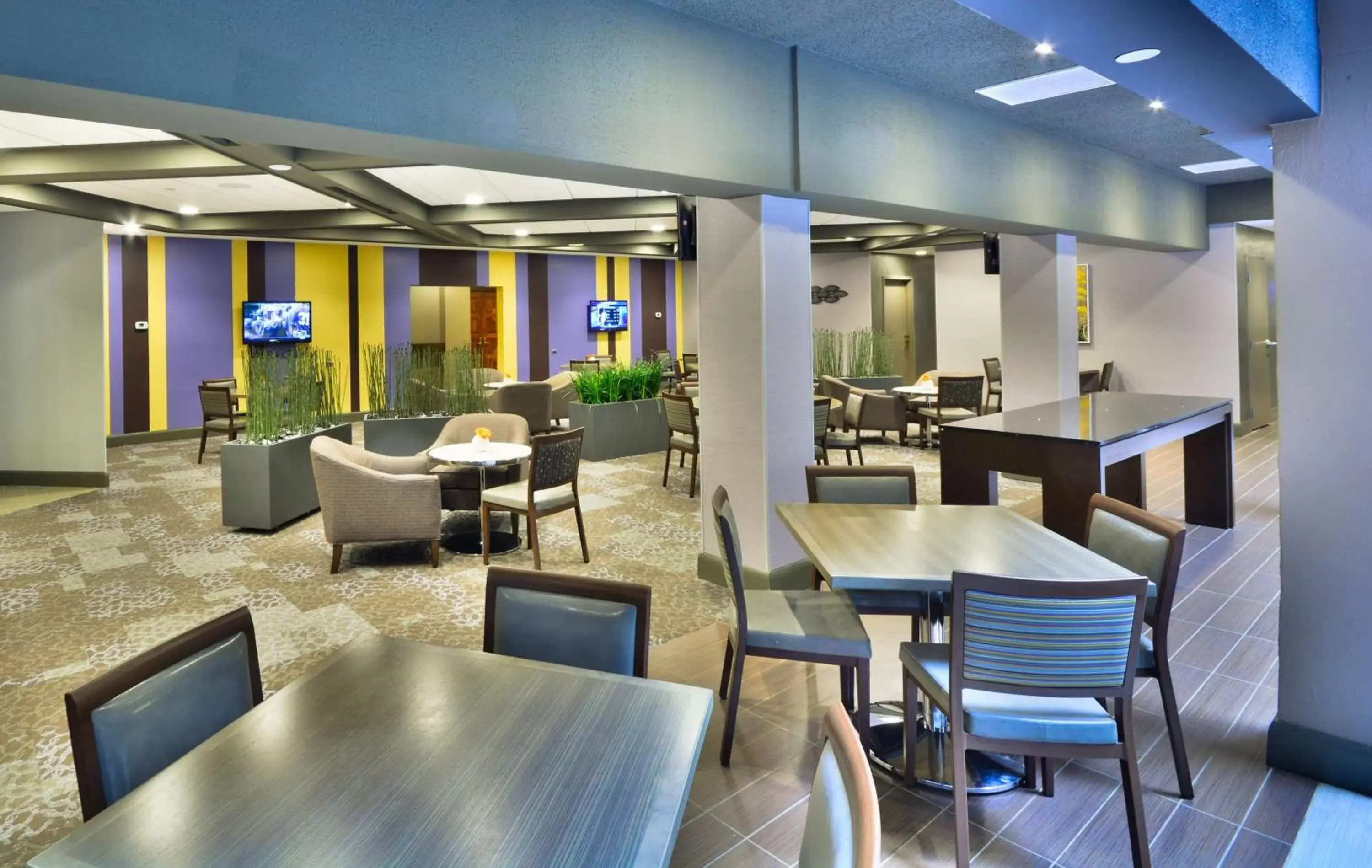 Restaurant/places to eat in Embassy Suites by Hilton Denver Central Park Restaurant/places to eat in Embassy Suites by Hilton Denver Central Park