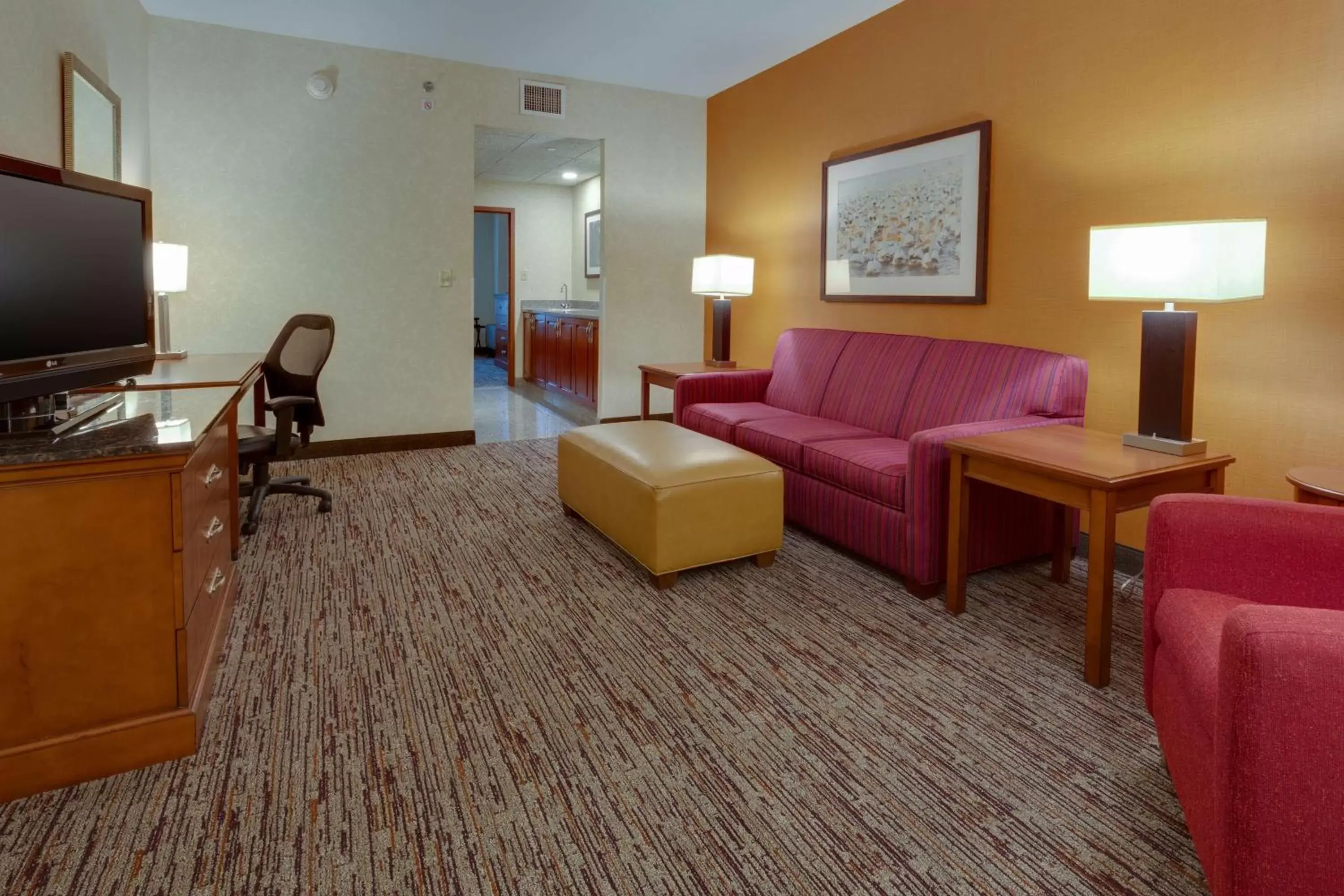 Photo of the whole room, Seating Area in Drury Inn & Suites Baton Rouge