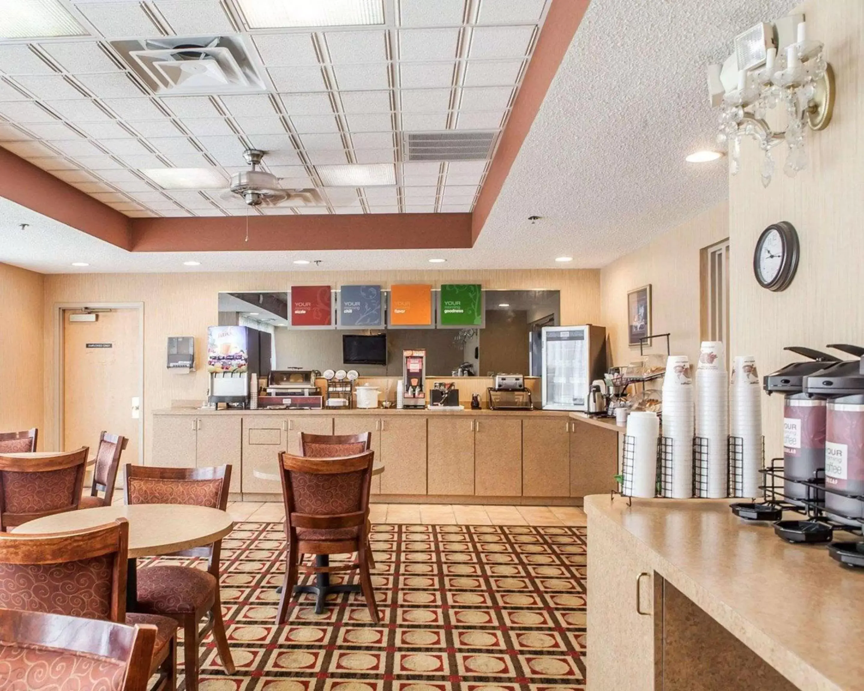 Restaurant/Places to Eat in Econo Lodge