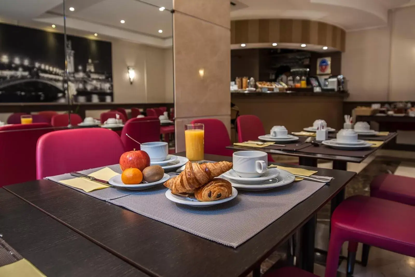 Continental breakfast, Restaurant/Places to Eat in Best Western Au Trocadéro
