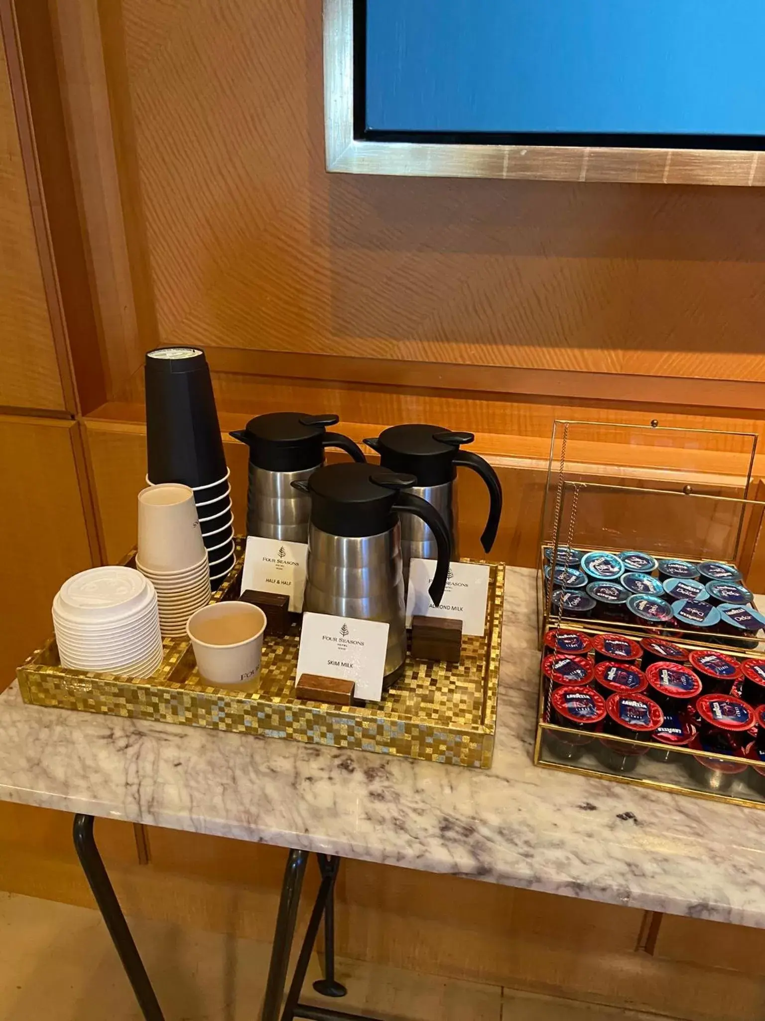 Coffee/tea facilities in Four Seasons Hotel Miami - Luxury Private Residences